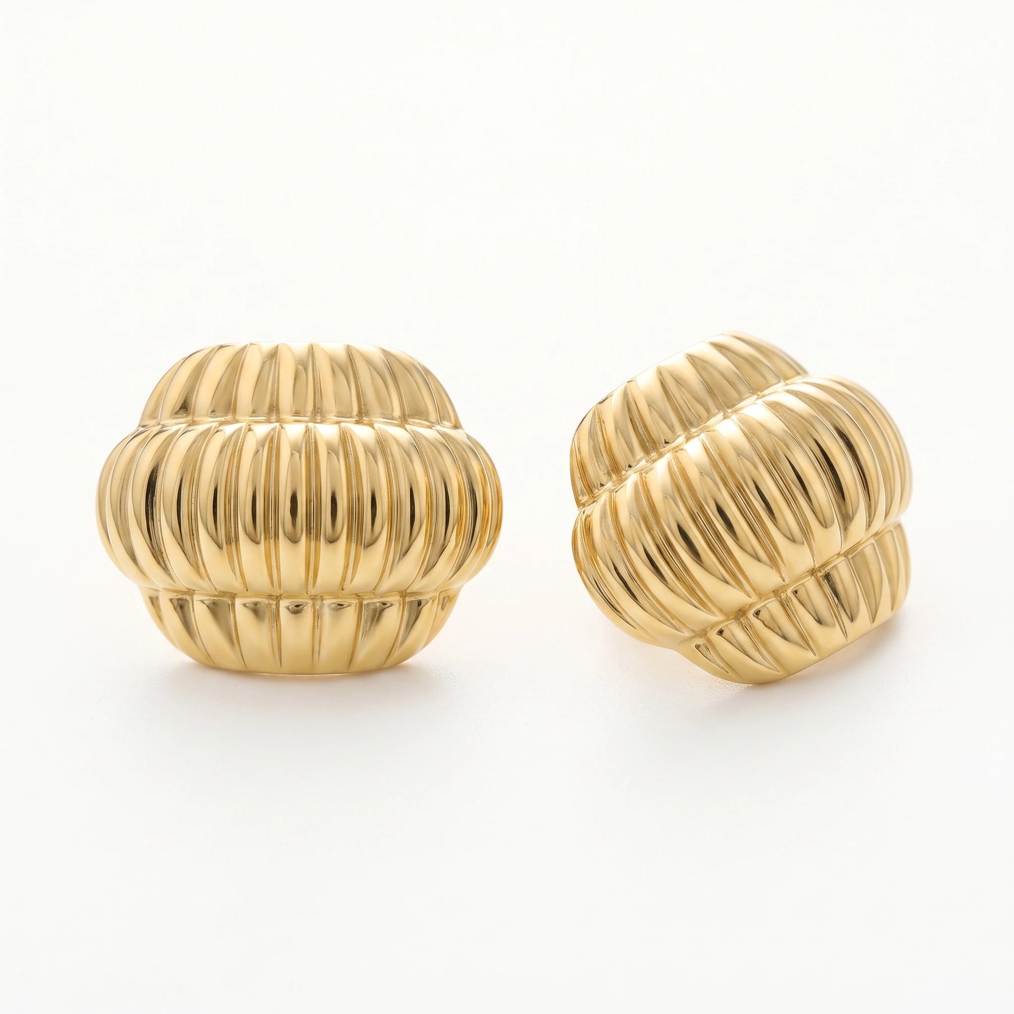 QIAOREN 14049  Polished Gold Vertical Fluted Oval Stud Earrings, Ribbed Textured Chunky Dome Ear Stud Jewelry Gift