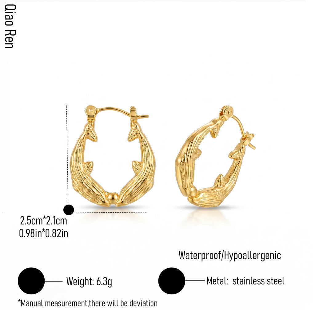 QIAOREN 14599 Gold Stainless Steel Hoop Earrings Wave Design Huggie Earrings Waterproof Hypoallergenic Fashion Jewelry for Women