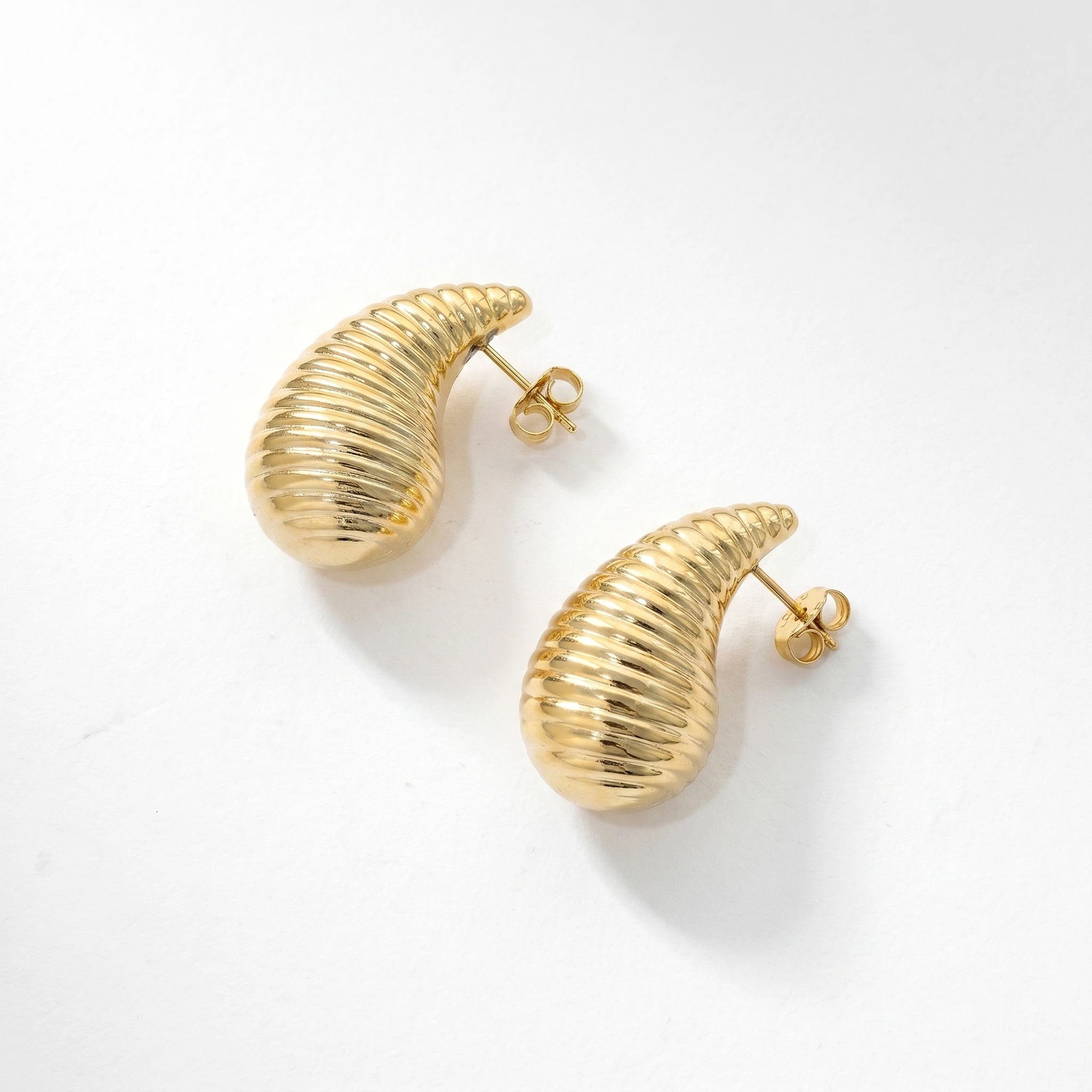 QIAOREN 12275 Trendy French Croissant Stud Earrings Gold Stainless Steel Ribbed Shrimp Horn Tapered Dome Jewelry Women US EU