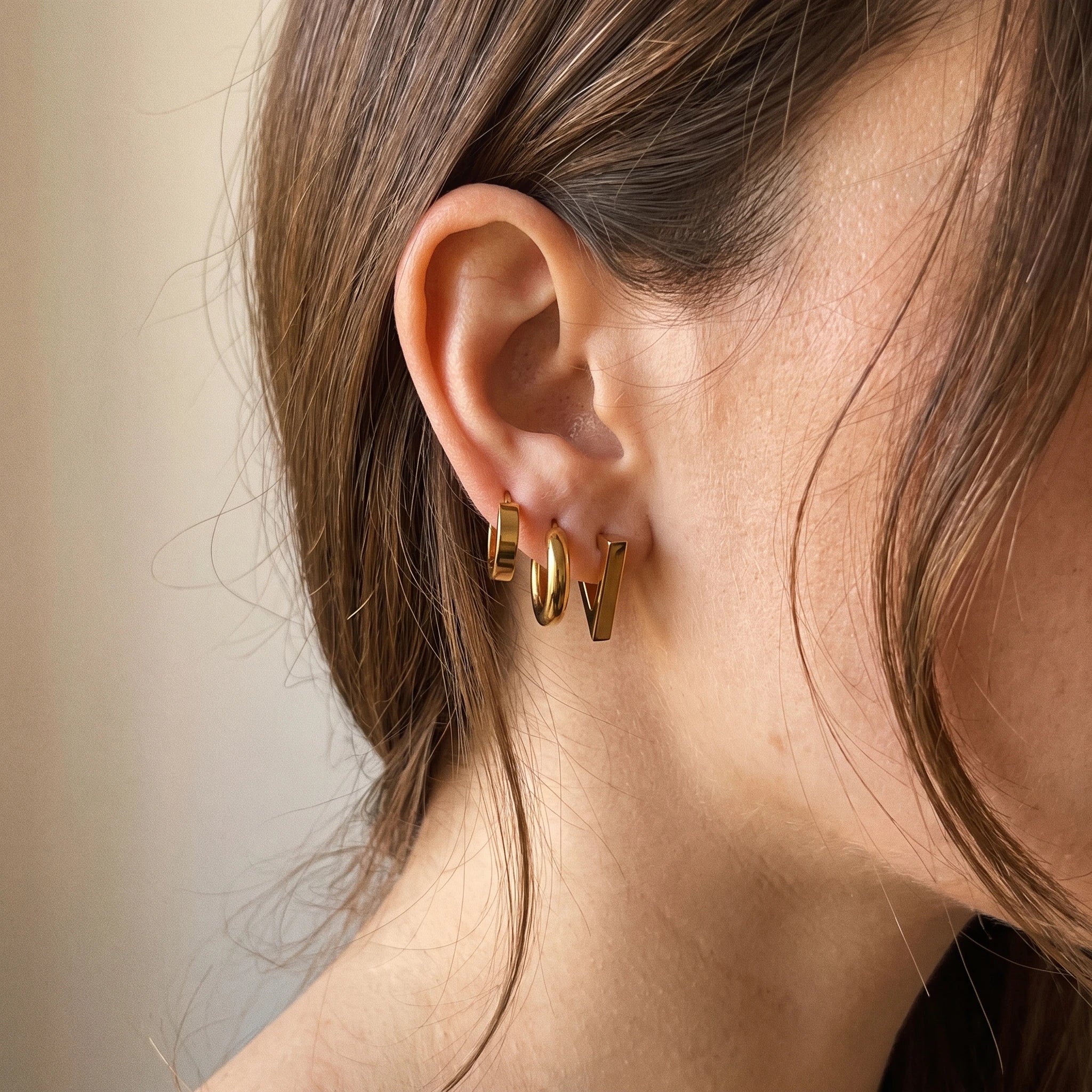 QIAOREN 14456 3 Pair Gold Stainless Steel Earrings Set, Classic Hoop, Chunky Hoop & V Shape Studs Daily Casual Fashion Jewelry