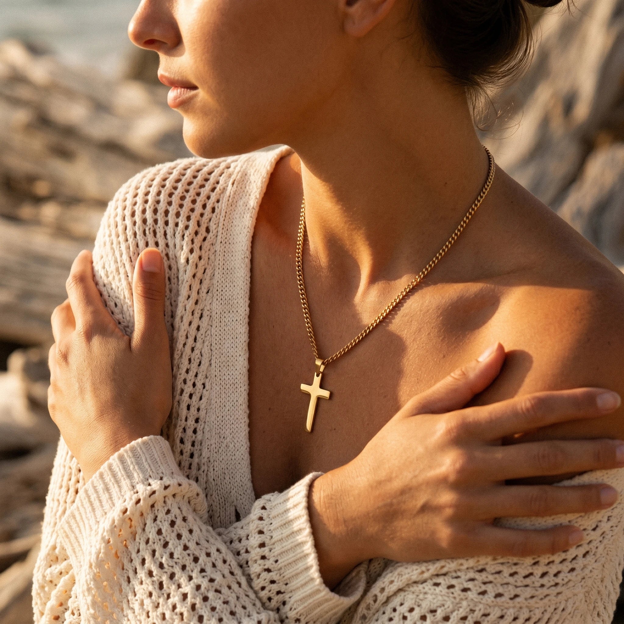 QIAOREN 11361 Tarnish Resistant Waterproof 18K Gold Plated Stainless Steel Thick Cuban Cross Pendant Necklace
