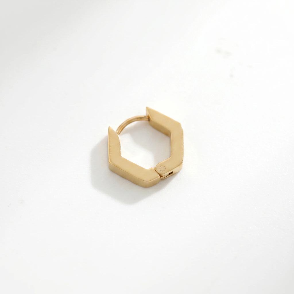 QIAOREN 12577 Dainty Geometric Hexagon Huggie Earrings 316L Stainless Steel No Fade Gold Plated Hoop Jewelry Gift for American
