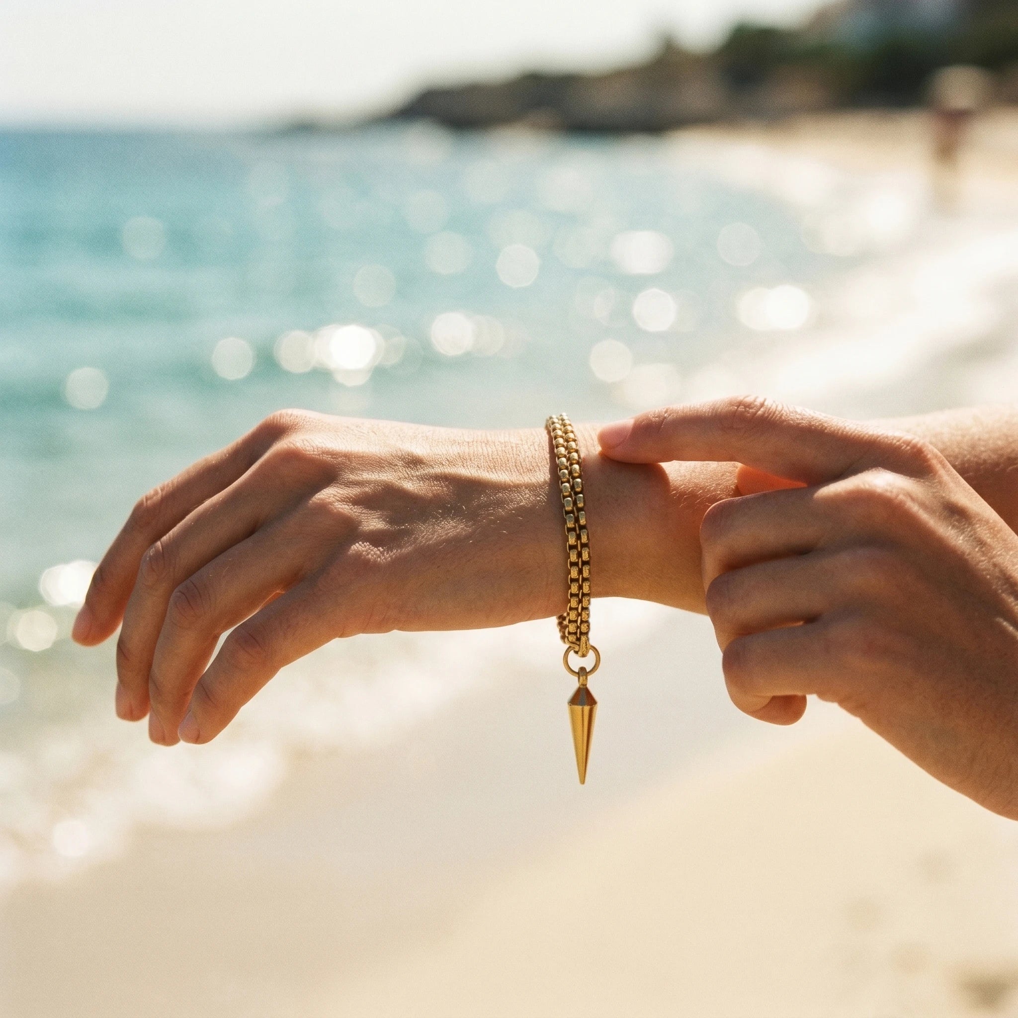 QIAOREN 11431 Rust Resistant Waterproof 18K Gold Plated Stainless Steel Double Curb Chain Spike Bracelet