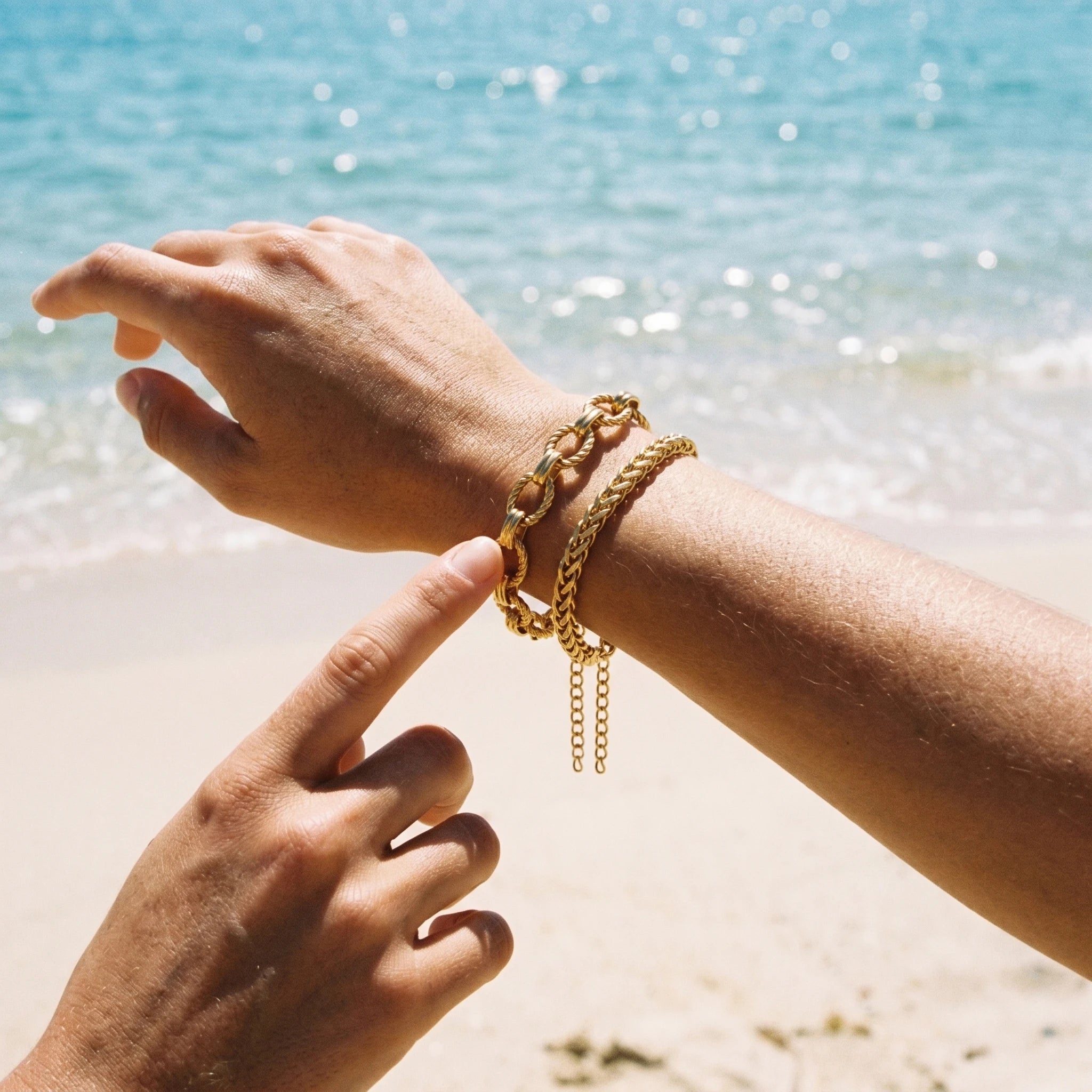 QIAOREN 10672 Trendy Stainless Steel Gold Rope Chain Bracelet Fashion Waterproof Jewelry for Women Daily Wear