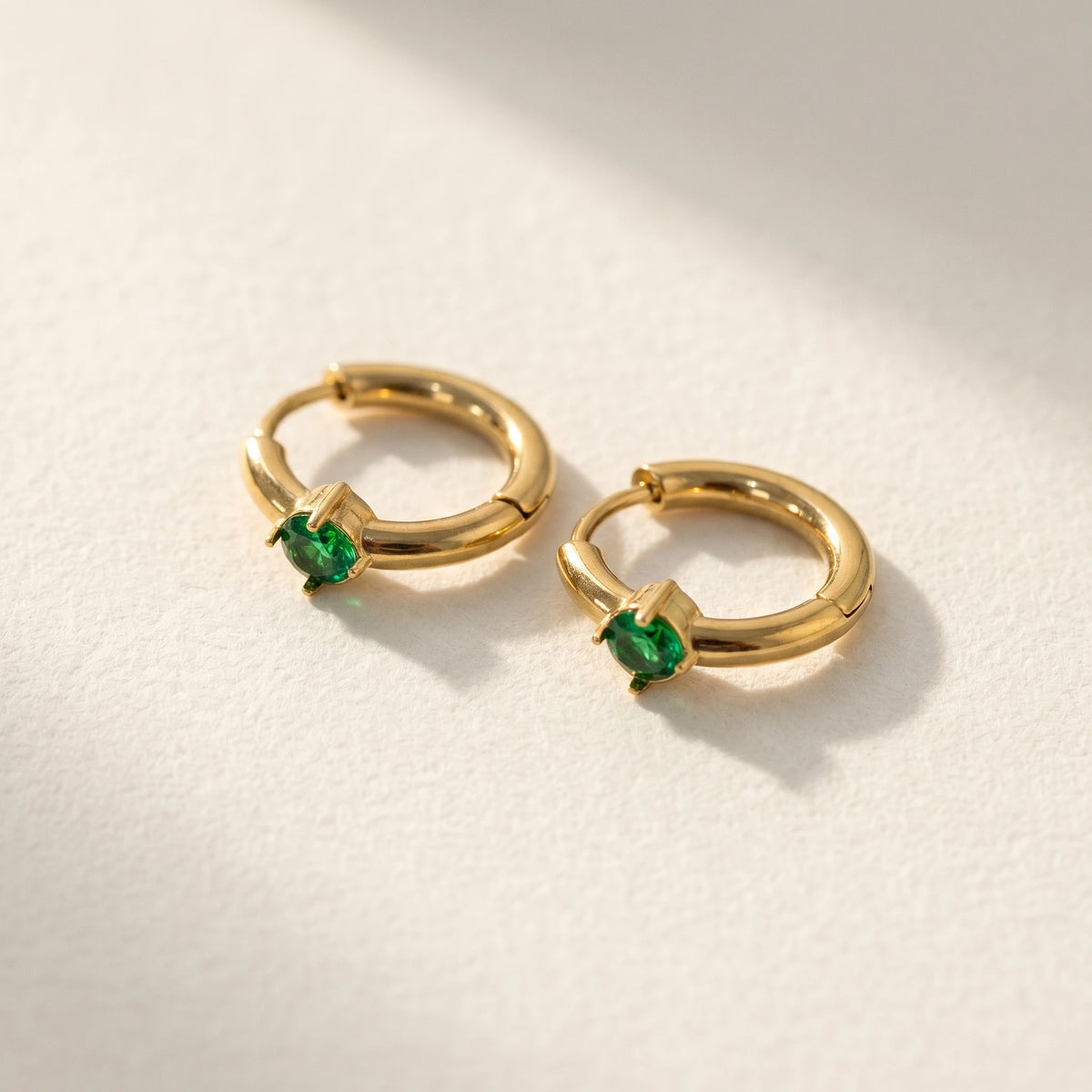 QIAOREN 12130-34 Assorted Round Colored Gem Stainless Steel Small Hoop Earrings PVD Gold Hypoallergenic Ear Buckle
