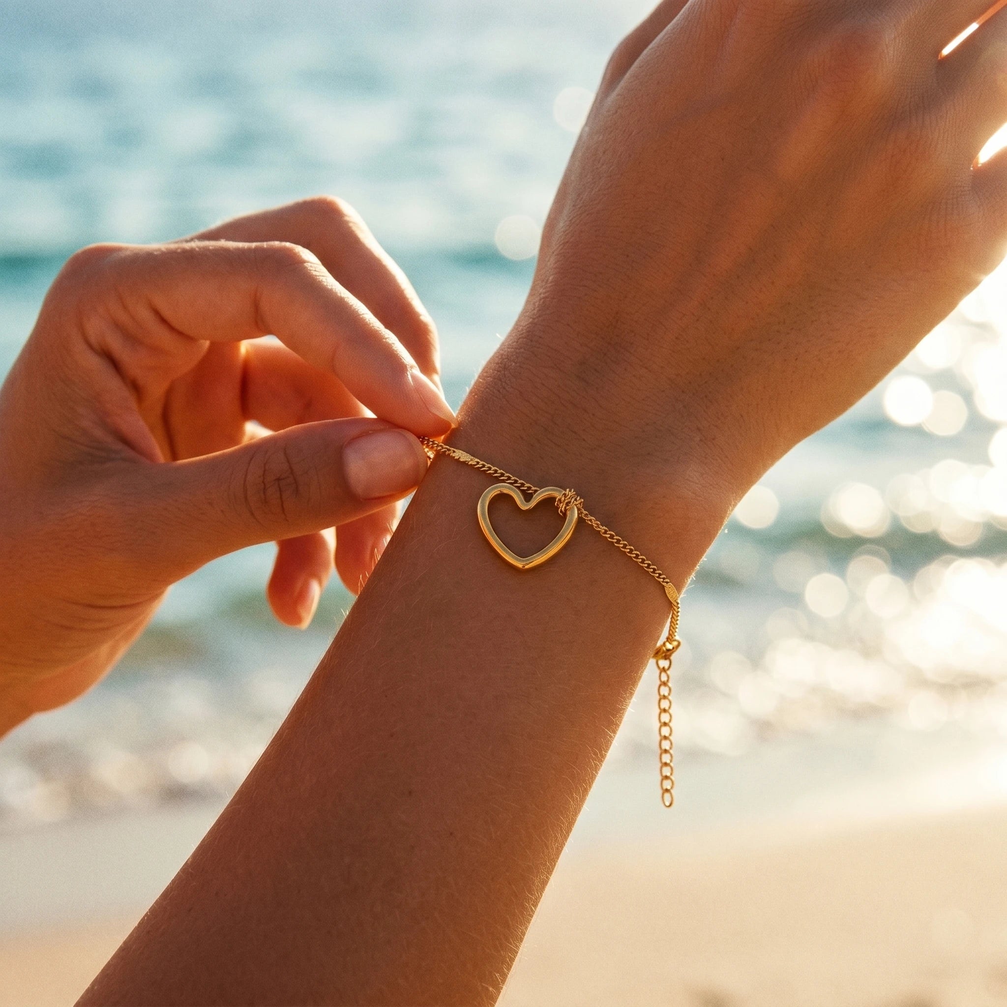 QIAOREN Hypoallergenic Waterproof Stainless Steel Bracelet Dainty Hollow Heart 18K Gold Plated Tarnish Free Fashion Jewelry