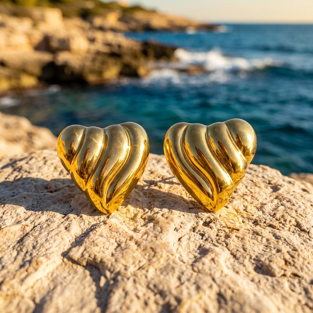QIAOREN 14554 Stainless Steel Heart Stud Earrings Gold Tone Love Earrings Minimalist Fashion Jewelry Waterproof Hypoallergenic