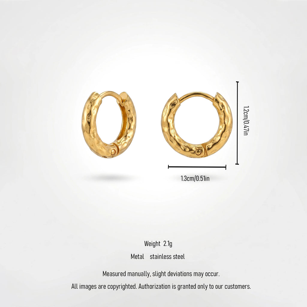 QIAOREN 12504  Elegant Quiet Luxury Molten Gold Huggie Earrings Stainless Steel Small Textured Statement Hoops EU