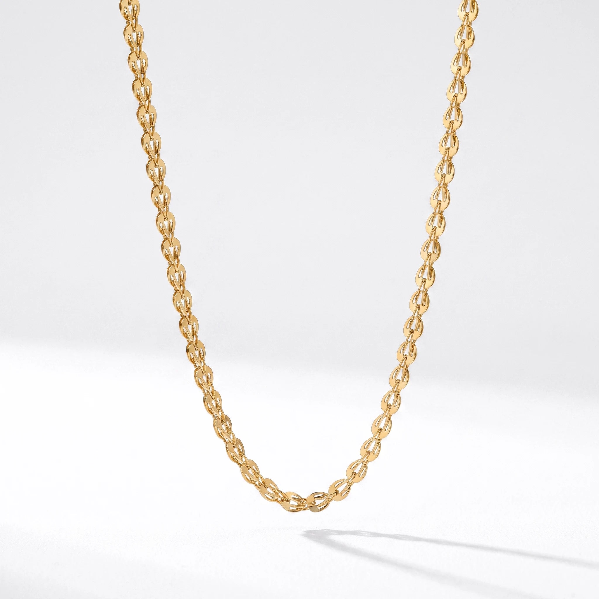 QIAOREN 13526 Simple Oval Link Cable Chain Necklace, Polished Thin Interlocking Oval Loop Gold Neck Chain Jewelry Gift