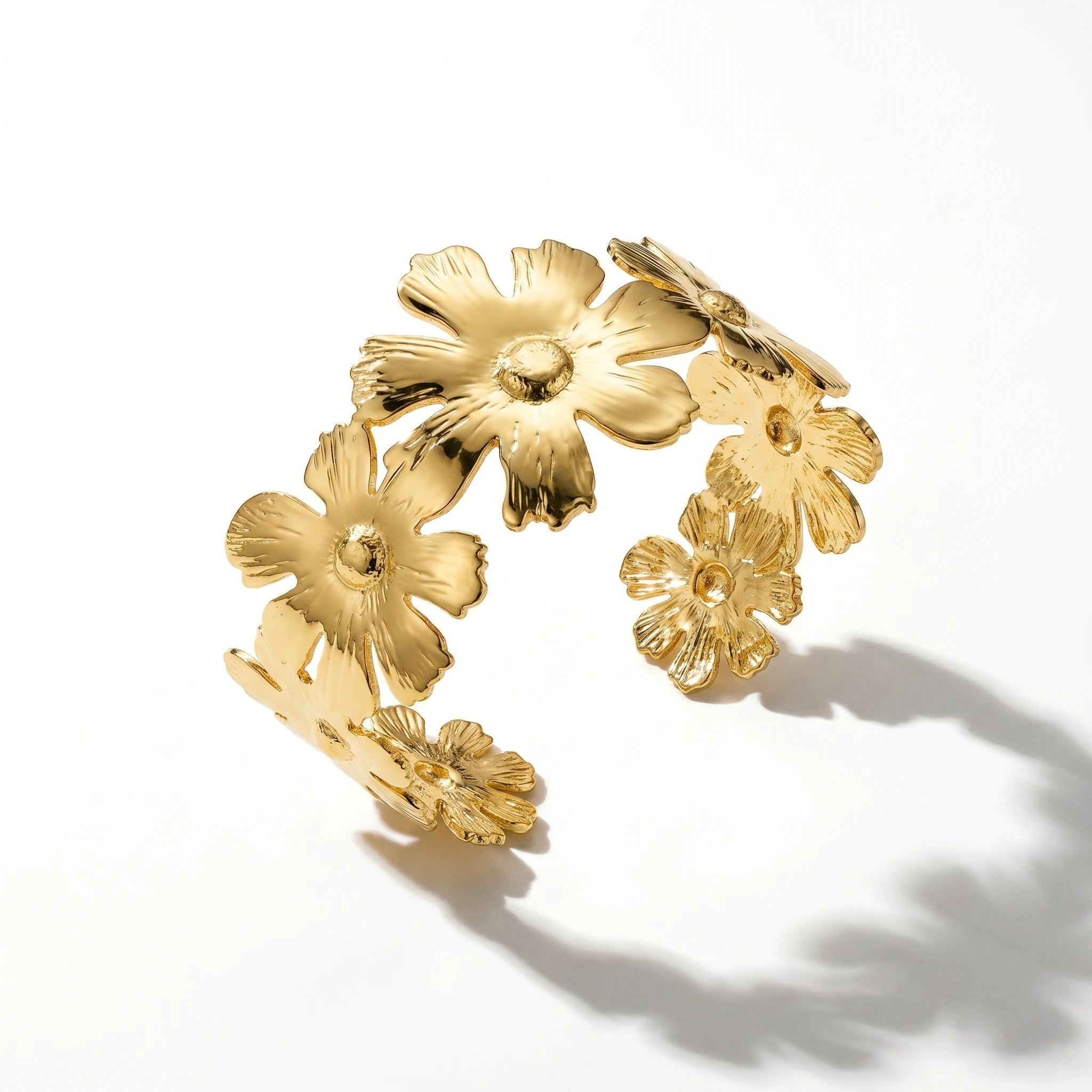 QIAOREN 12699Boho Irregular Big Small Flower Open Gold Bangle Hypoallergenic Stainless Steel Floral Stackable Bracelet Wholesale