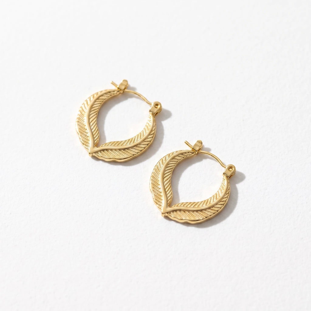 QIAOREN 13248 18K Gold PVD Plated Stainless Steel Double Leaf Hoop Earrings Textured Feather Shape Earring