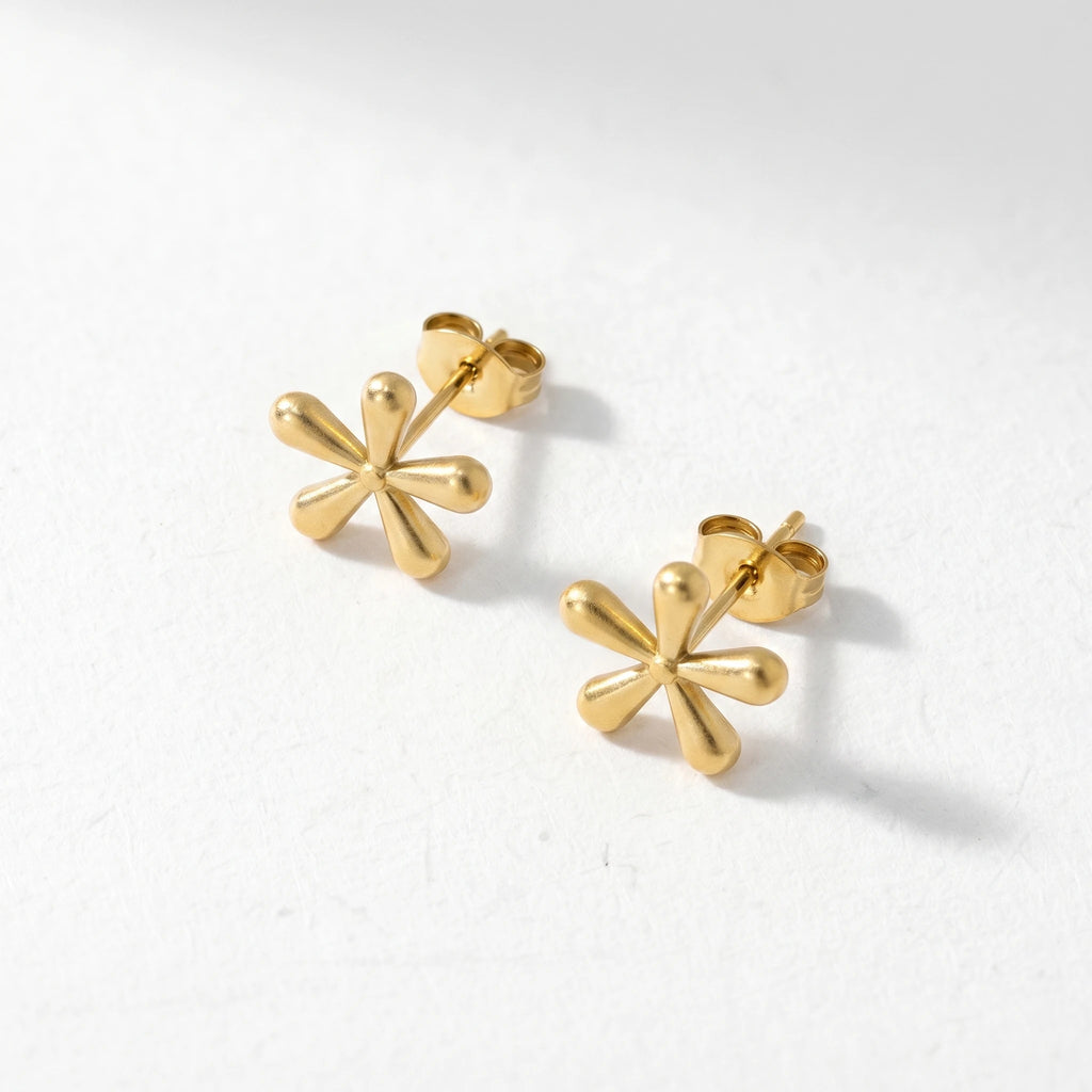 QIAOREN 11793Elegant Minimalist Matte Gold Flower Earrings Stainless Steel Puffy Floral Studs Jewelry for Women US EU Hot Sale