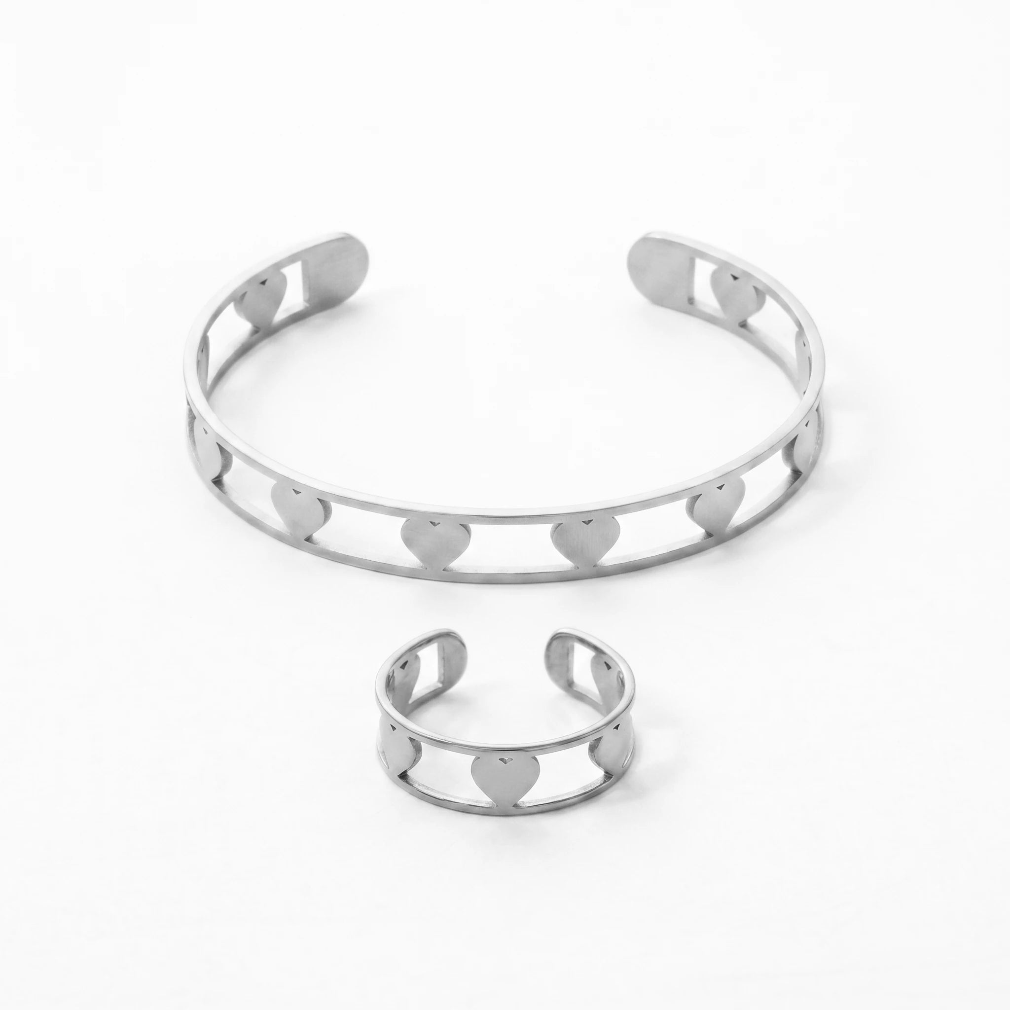 QIAOREN 11059 Luxury Gold Heart Cutout Bangle and Ring Set Stainless Steel Matching Jewelry for Women