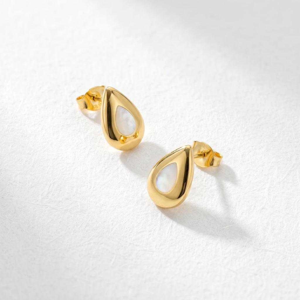 QIAOREN 13222 Gold Plated Teardrop Pearl Stud Earrings for Women Stainless Steel Minimalist Fashion Jewelry