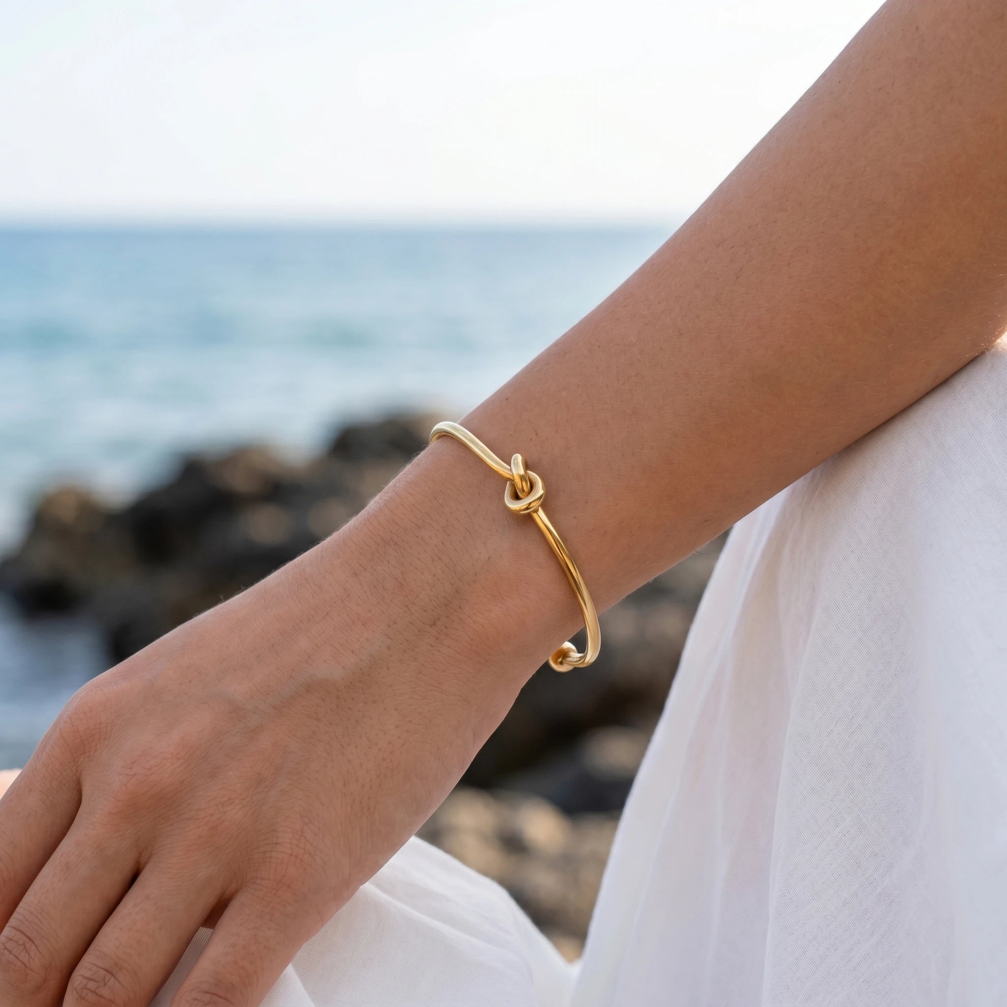 QIAOREN 10592 Love Knot Open Cuff Bangle 18K Gold Plated Stainless Steel Waterproof Tarnish Free Jewelry for Women