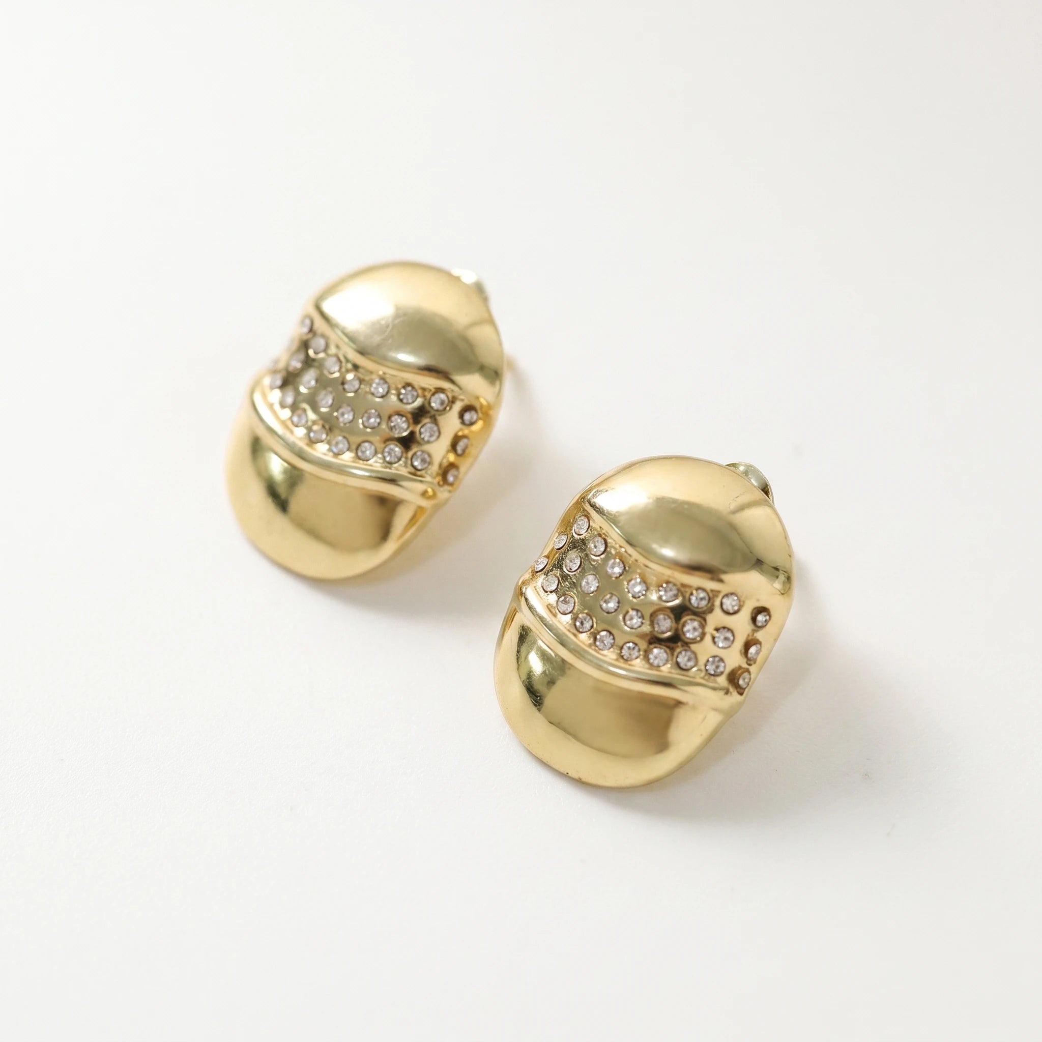 QIAOREN 12431Ready to Ship Chunky Oval Dome Stud Earrings Gold Stainless Steel Vintage 90s Capsule Pave CZ Statement Studs US EU