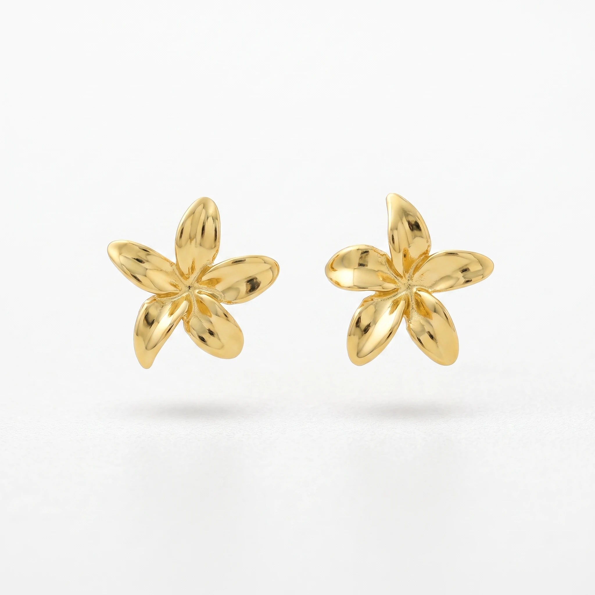 QIAOREN 13244 18K Gold PVD Plated  Stainless Steel Plumeria Stud Earrings Polished Five Petal Flower Ear Studs
