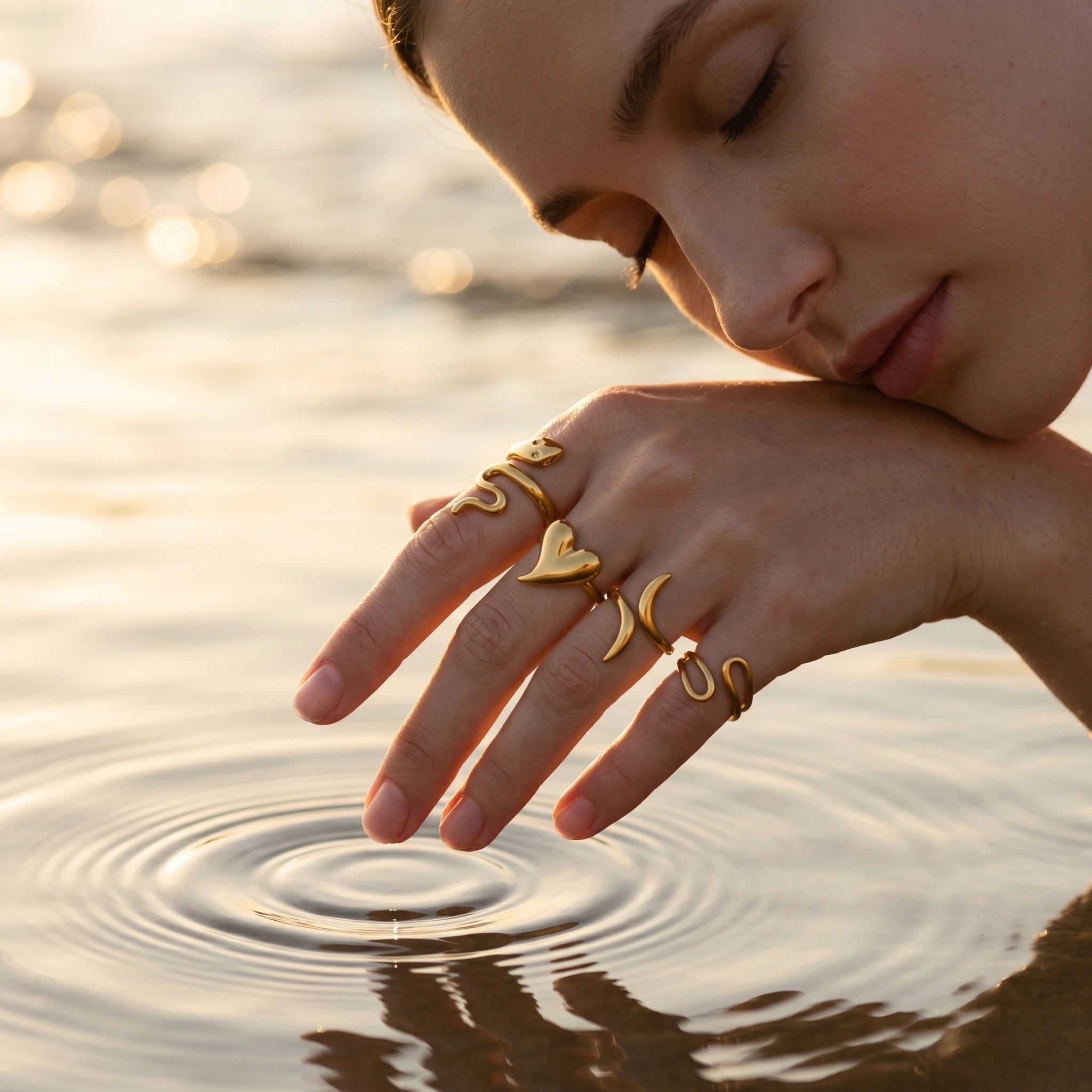 QIAOREN 13086-90 5Pcs 18K Gold Plated Stainless Steel Open Ring Set, Adjustable Stackable Heart Finger Rings