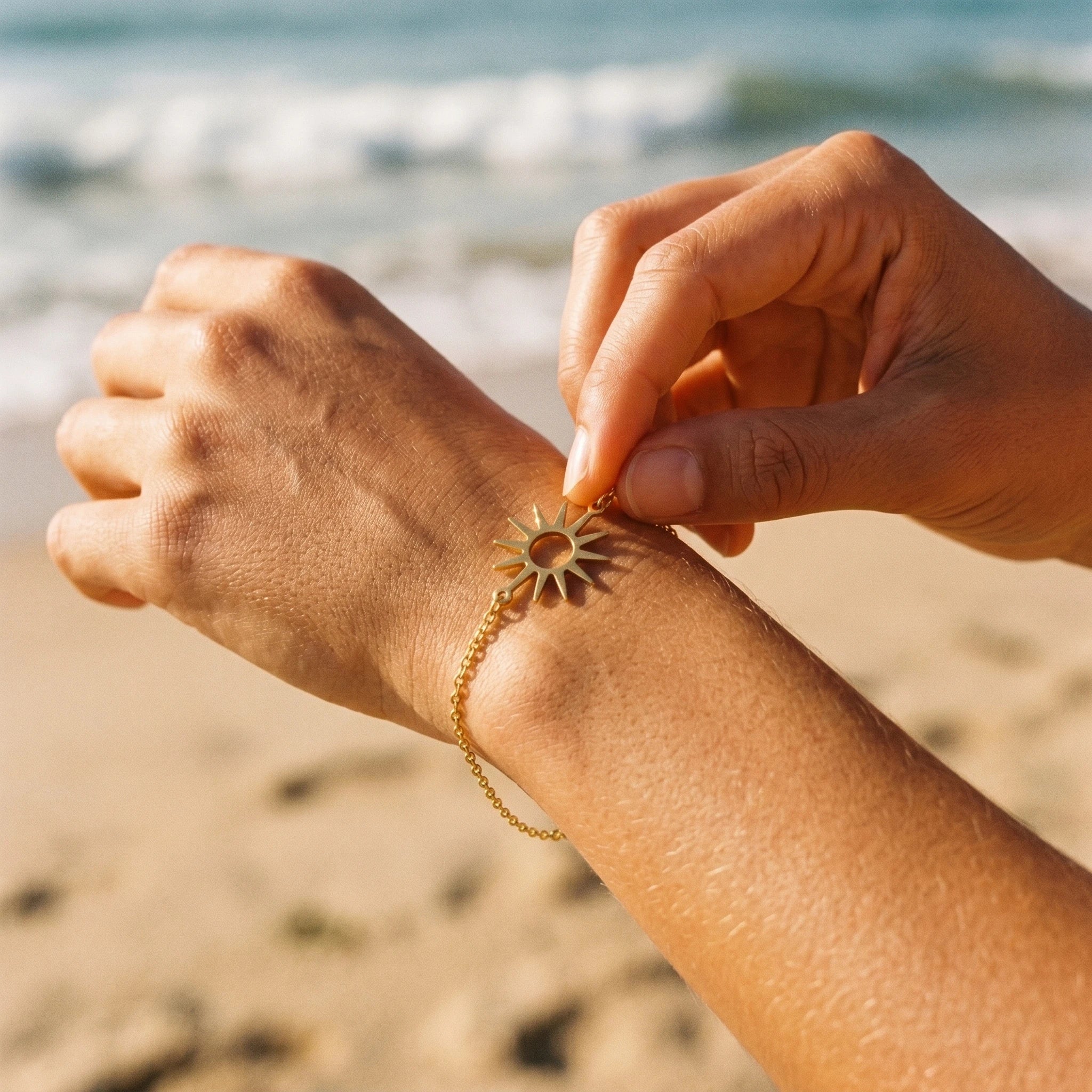 QIAOREN 10729 Trendy Beach-Ready Sunburst Butterfly Charm Bracelet Stainless Steel Gold Plated Adjustable Layering Bracelet