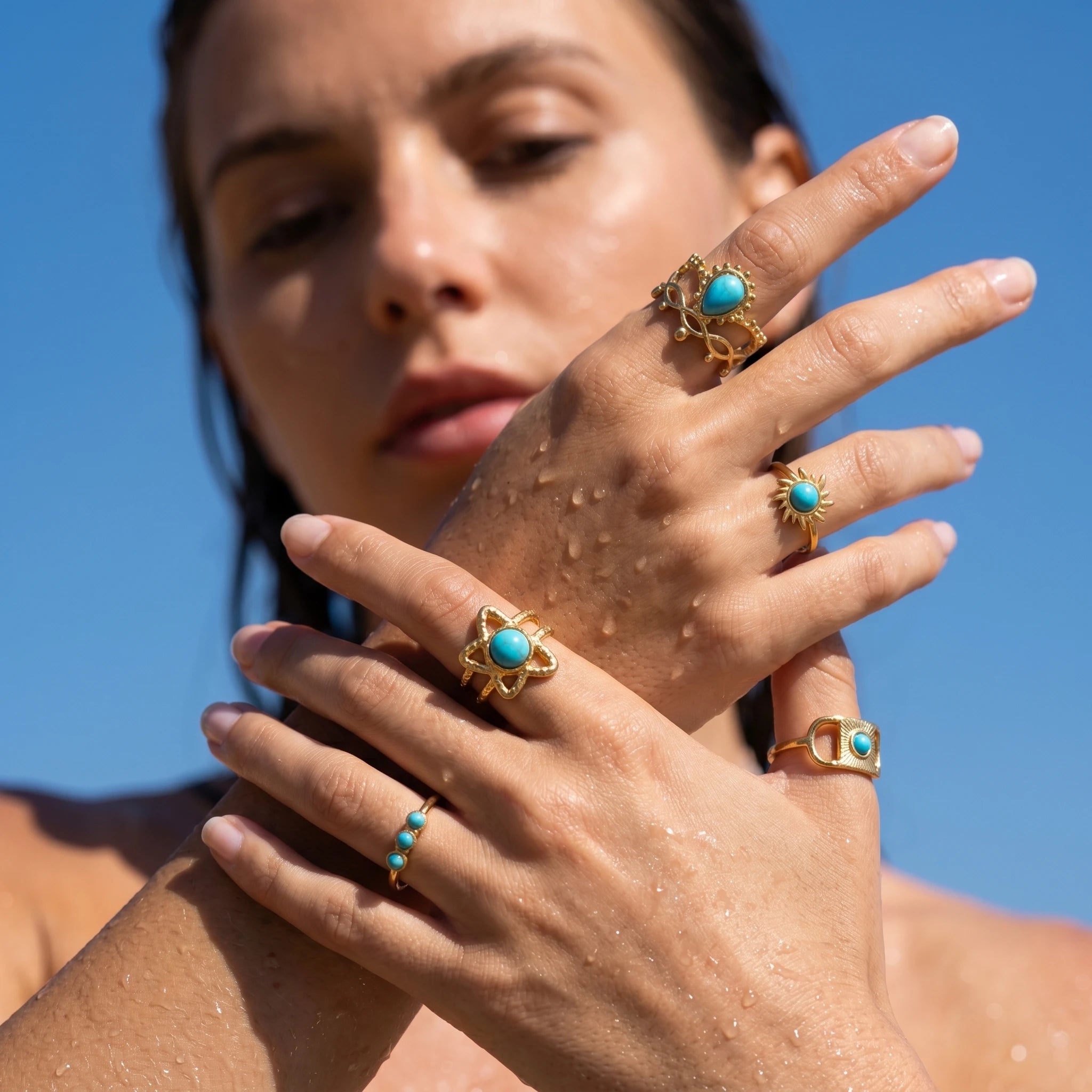QIAOREN 5Pcs Gold Stainless Steel Turquoise Open Ring Set Irregular Hammered Crown Adjustable Boho Stackable Rings