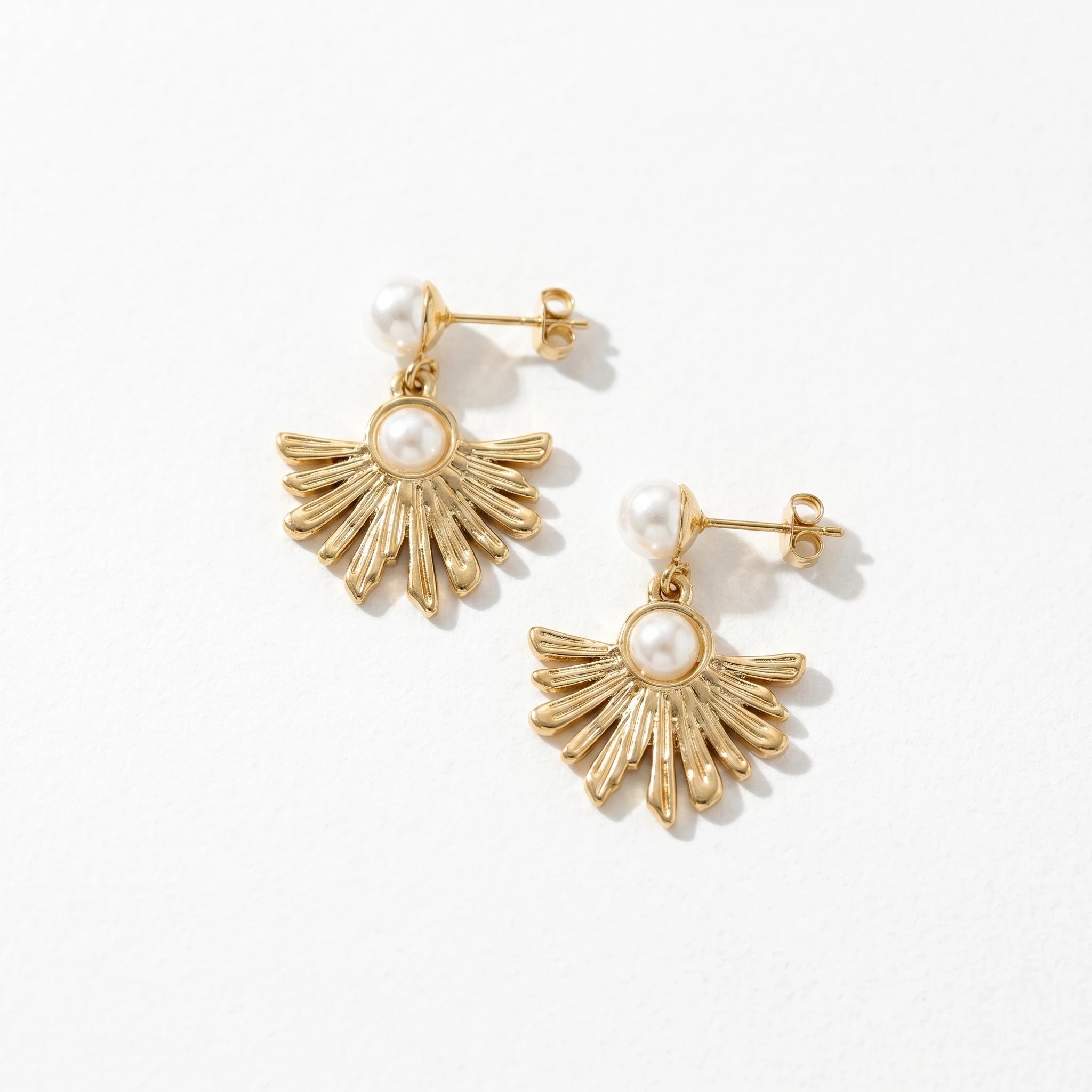 QIAOREN 13218  Gold Plated Pearl Shell Drop Earrings for Women Stainless Steel Sunburst Statement Fashion Jewelry