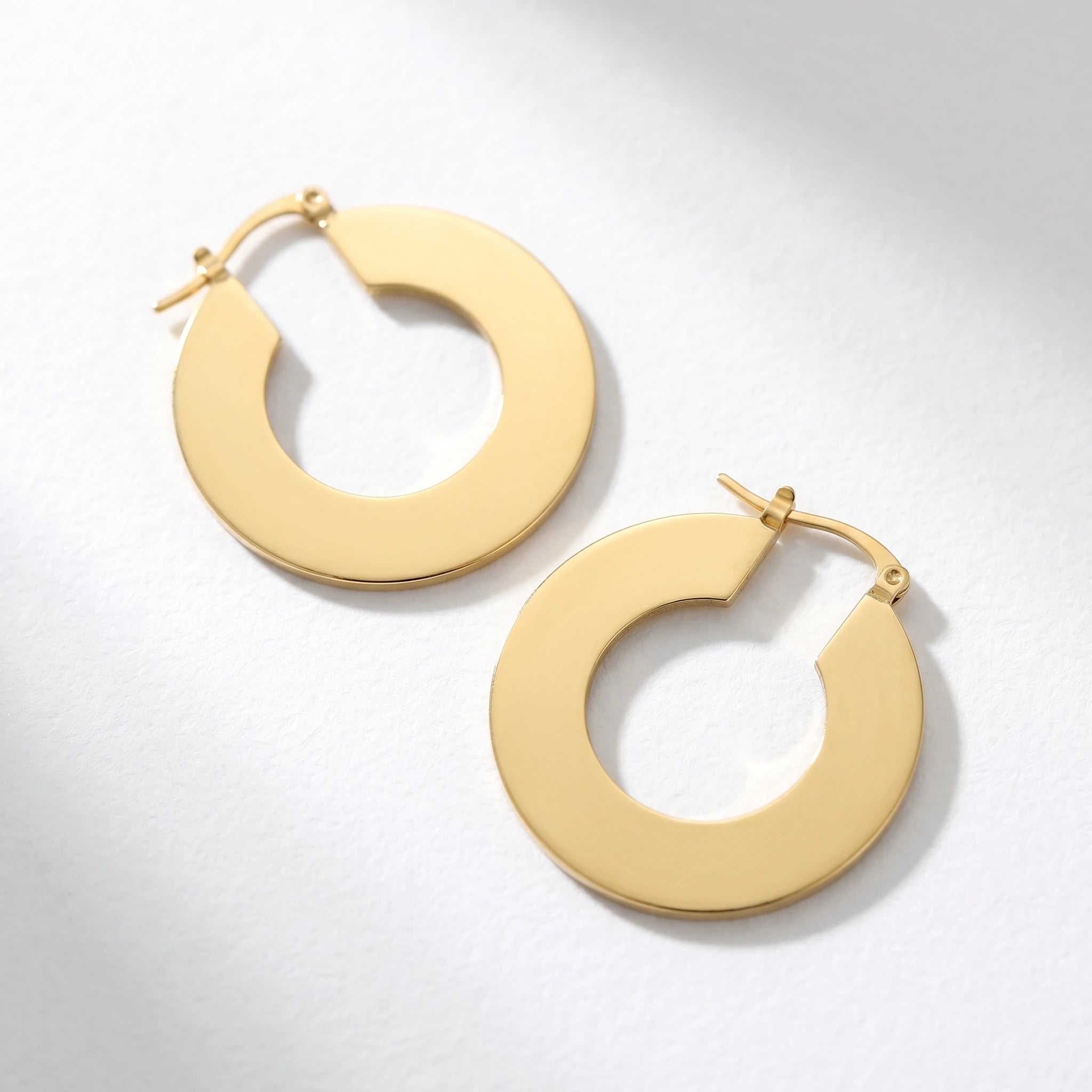 QIAOREN 10911 Polished Wide Flat Hoop Earrings Stainless Steel Hypoallergenic 18K Gold Plated Trendy Geometric for Women