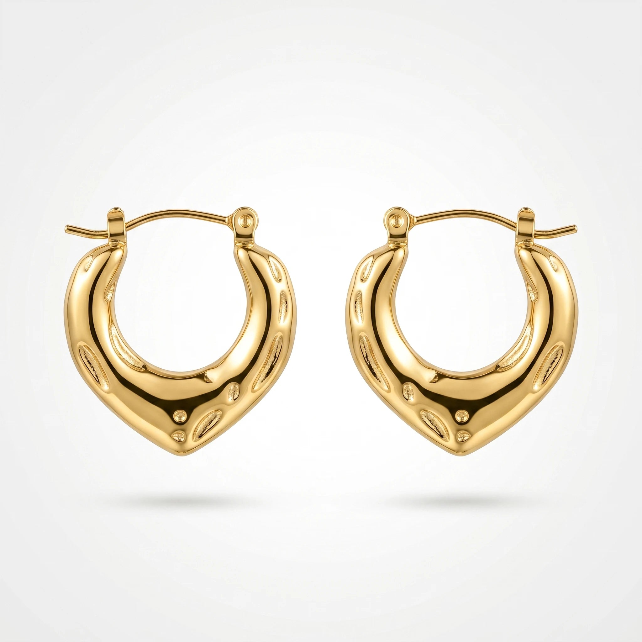 QIAOREN 12414 Elegant Quiet Luxury Sculptural Heart Hoops Gold Stainless Steel Textured Organic Grooves Statement Gift Women EU