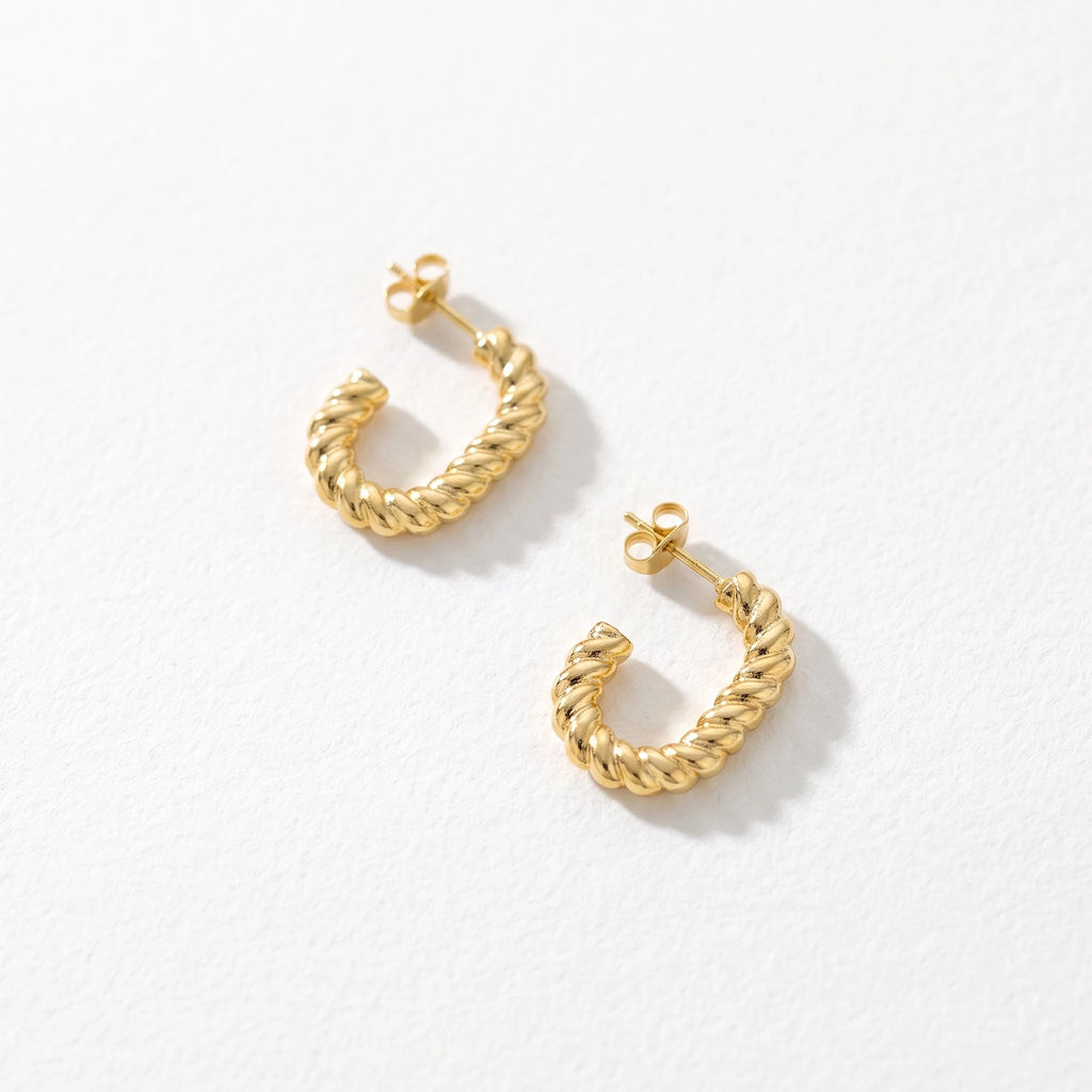 QIAOREN 13273 Gold Tone Twisted Rope C Shape Stud Earrings Textured Braided Half Circle Pin Studs Retro Minimalist Design
