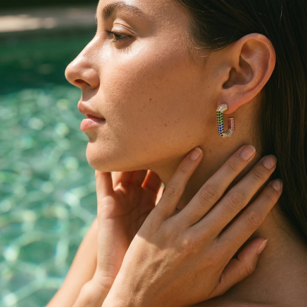 QIAOREN 12426 Elegant Quiet Luxury Colorful Crystal U Shaped Hoops Gold Stainless Steel Rainbow Micro-Pave Statement Earrings