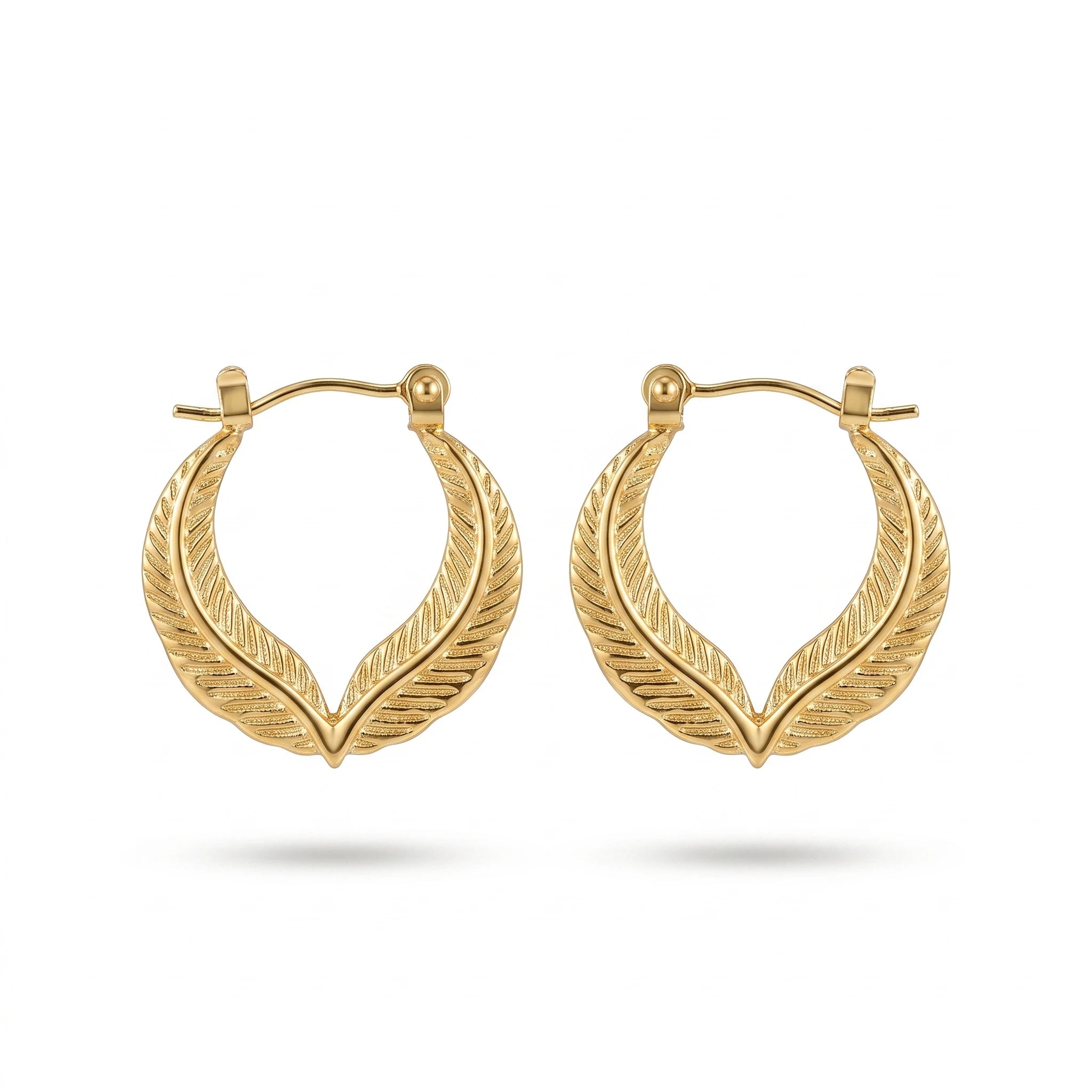 QIAOREN 13248 18K Gold PVD Plated Stainless Steel Double Leaf Hoop Earrings Textured Feather Shape Earring