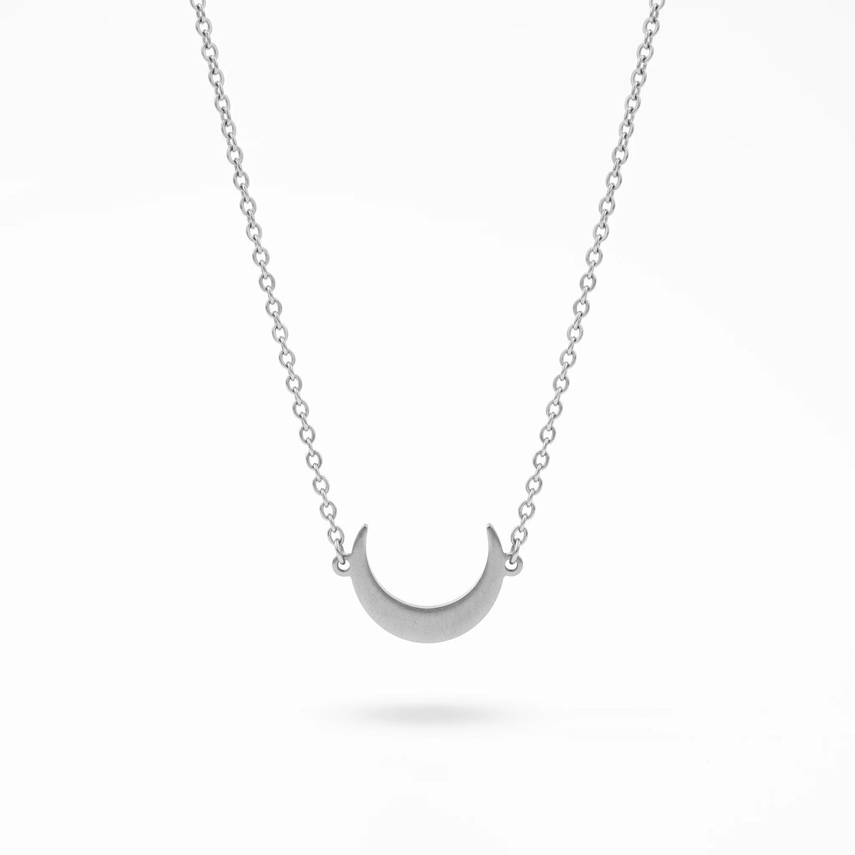 QIAOREN 11837 18K Gold Plated Stainless Steel Anti-Tarnish Hypoallergenic Matte Finish Crescent Moon Horizontal O Chain Necklace