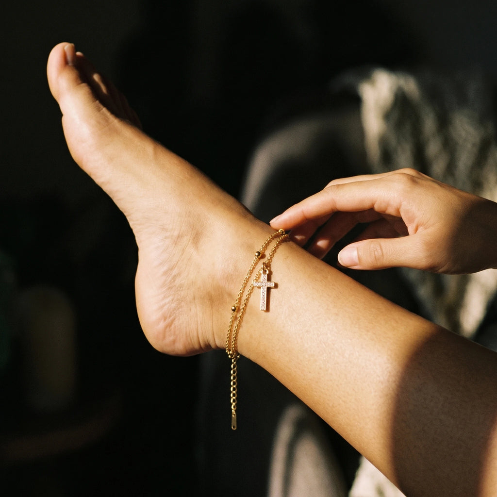 QIAOREN 11412 Dainty Boho Rhinestone Cross Layered Anklet 18K Gold Plated Stainless Steel Beach Foot Jewelry