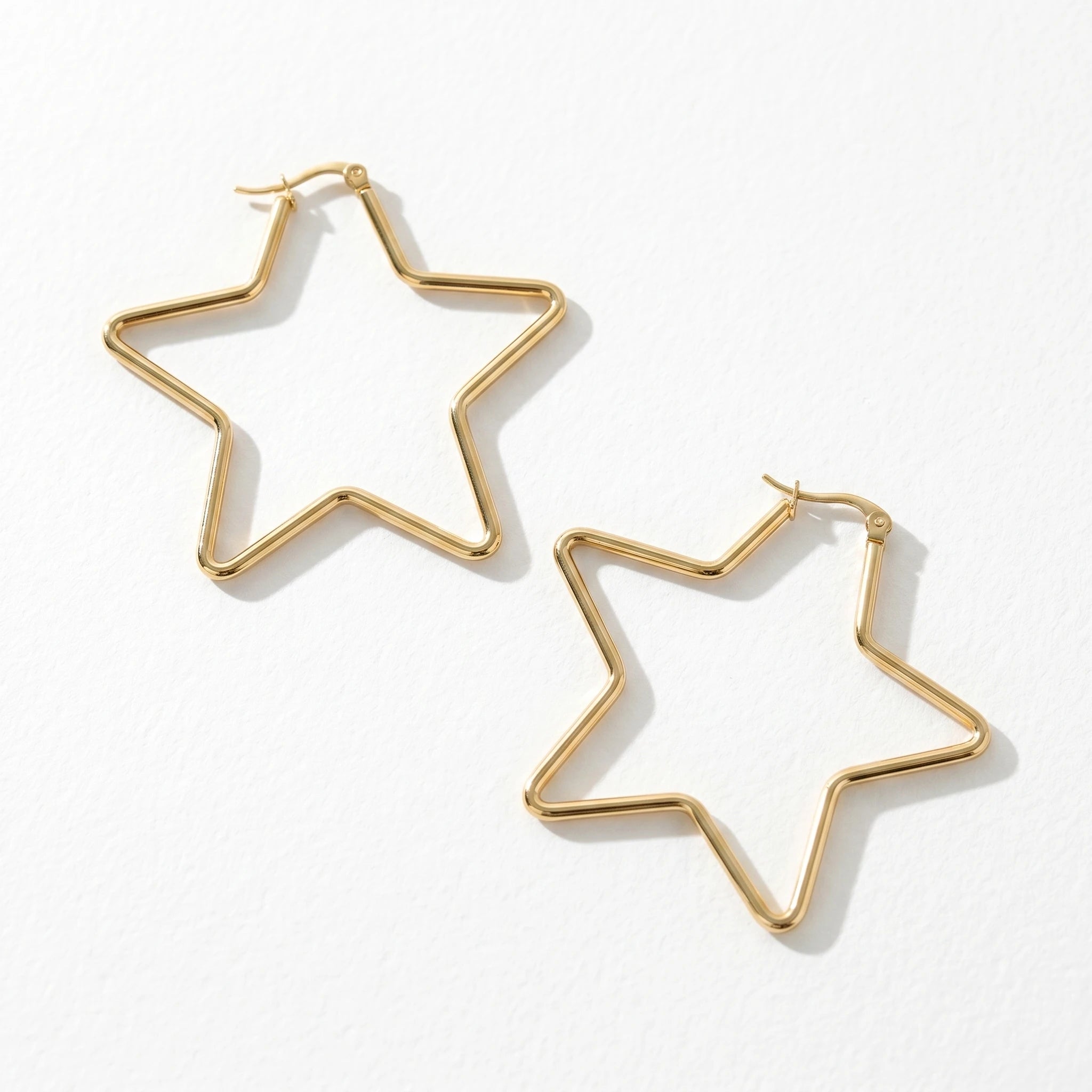 QIAOREN 12327 Trendy Star Hoop Earrings Gold Stainless Steel Sleek 5-Point Star Shaped Large Hoops Y2K Celestial Jewelry Women