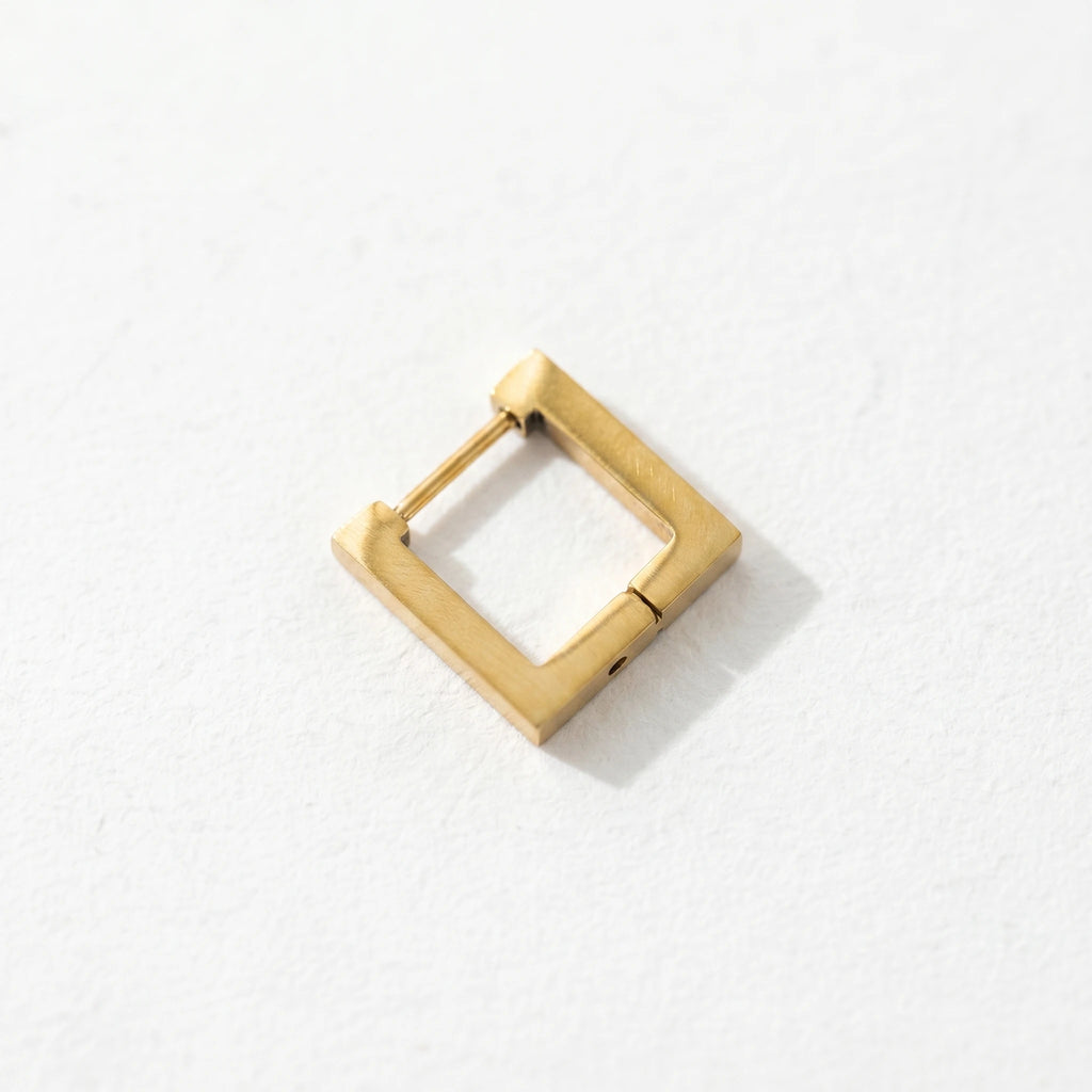 QIAOREN 12579 Matte Finish Rectangle Huggie Hoop Earrings PVD 18K Gold Stainless Steel Hypoallergenic Geometric Ear Buckle