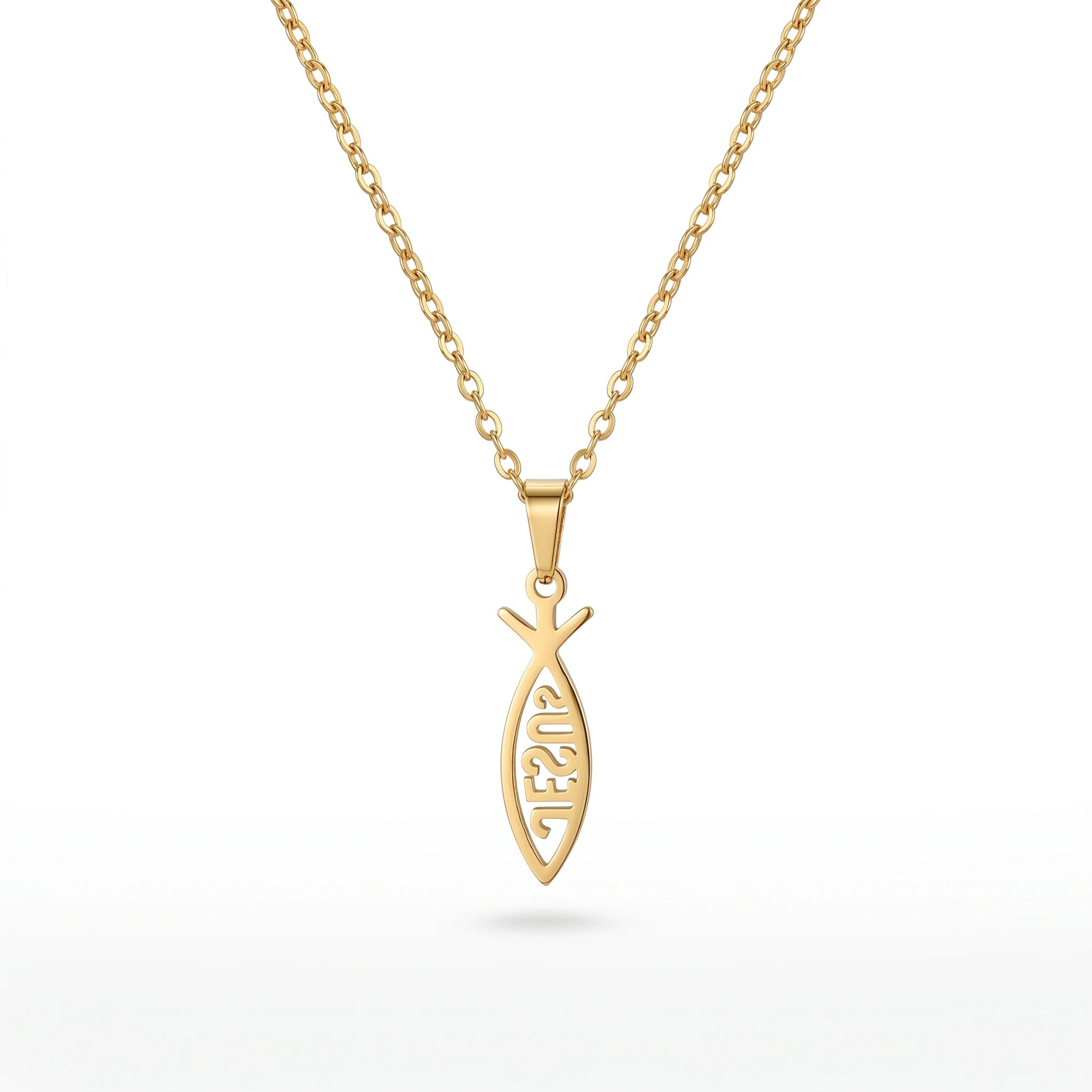 QIAOREN 11681 Boho Beach Fish Necklace 18K Gold Stainless Steel Cutout Letters Vacation Jewelry