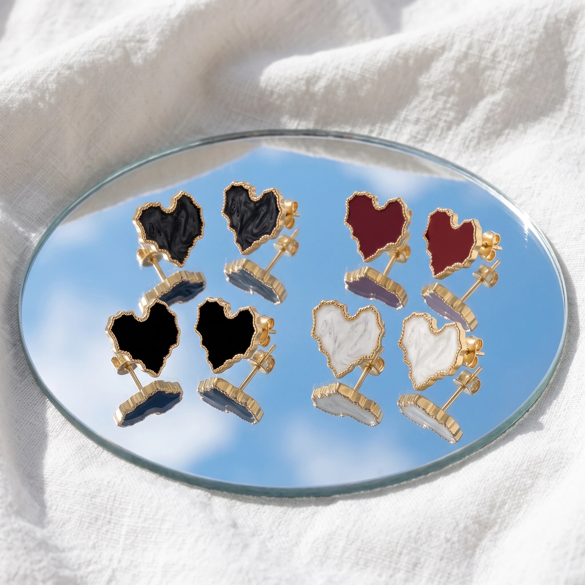 QIAOREN 14078-80 Irregular Wavy Heart Stud Earrings, Beaded Border Enamel Heart Ear Stud Jewelry Gift for Daily Fashion Outfits