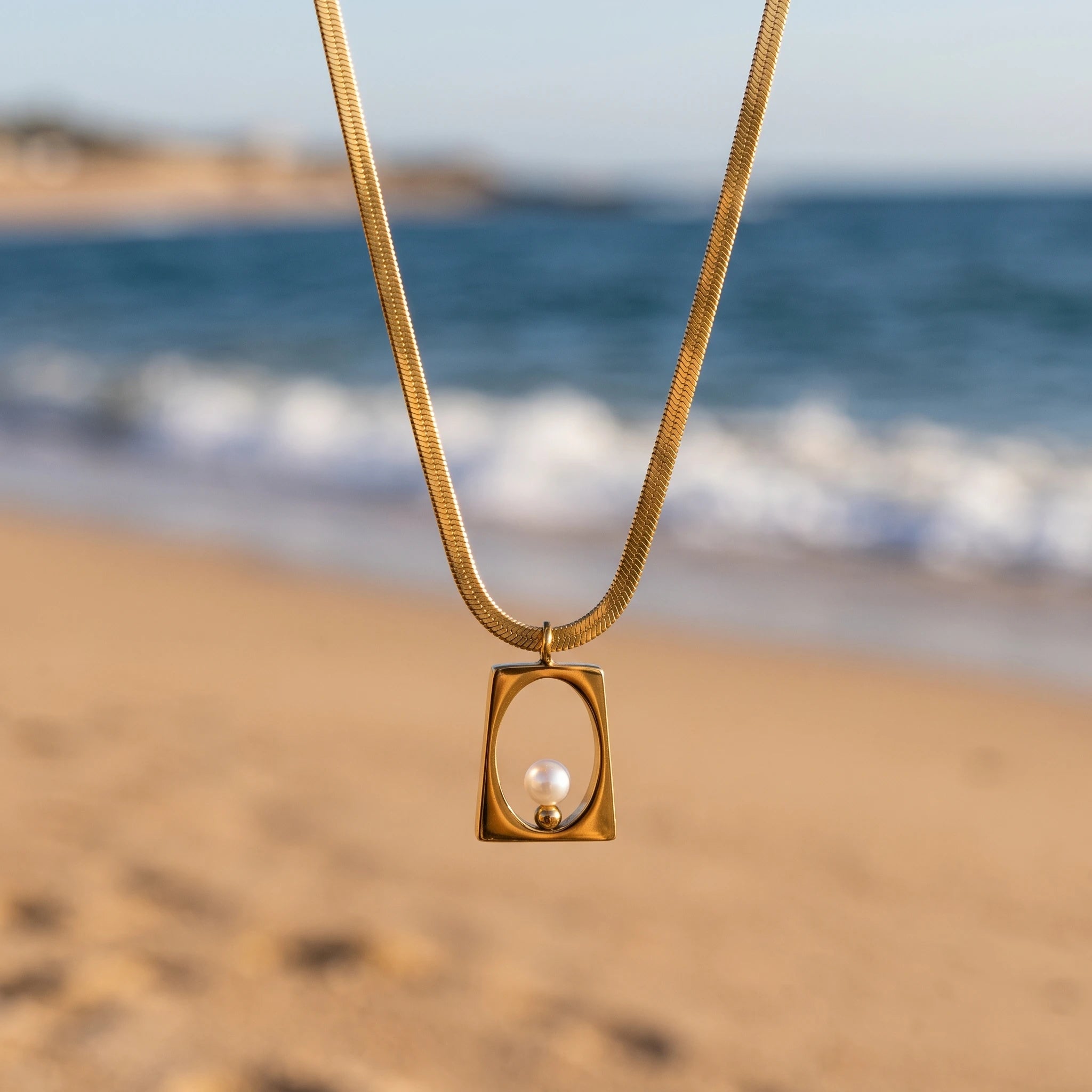QIAOREN 13807 Thin Flat Herringbone Snake Chain Pendant Necklace with Hollow Rounded Square Frame Charm Single White Pearl