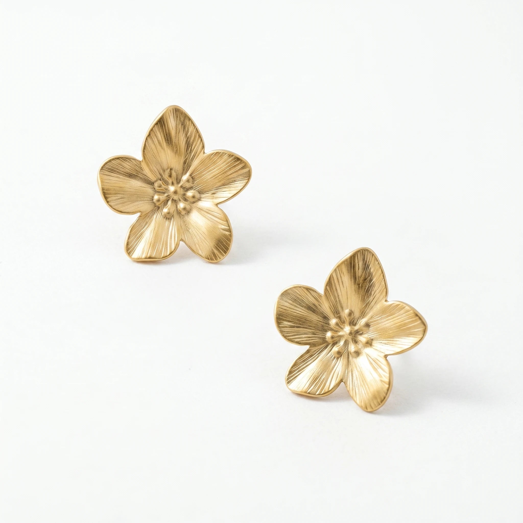 QIAOREN 10913 3.2cm Large Embossed Flower Stud Earrings 18K Gold Plated Stainless Steel Hypoallergenic No Fade for Women