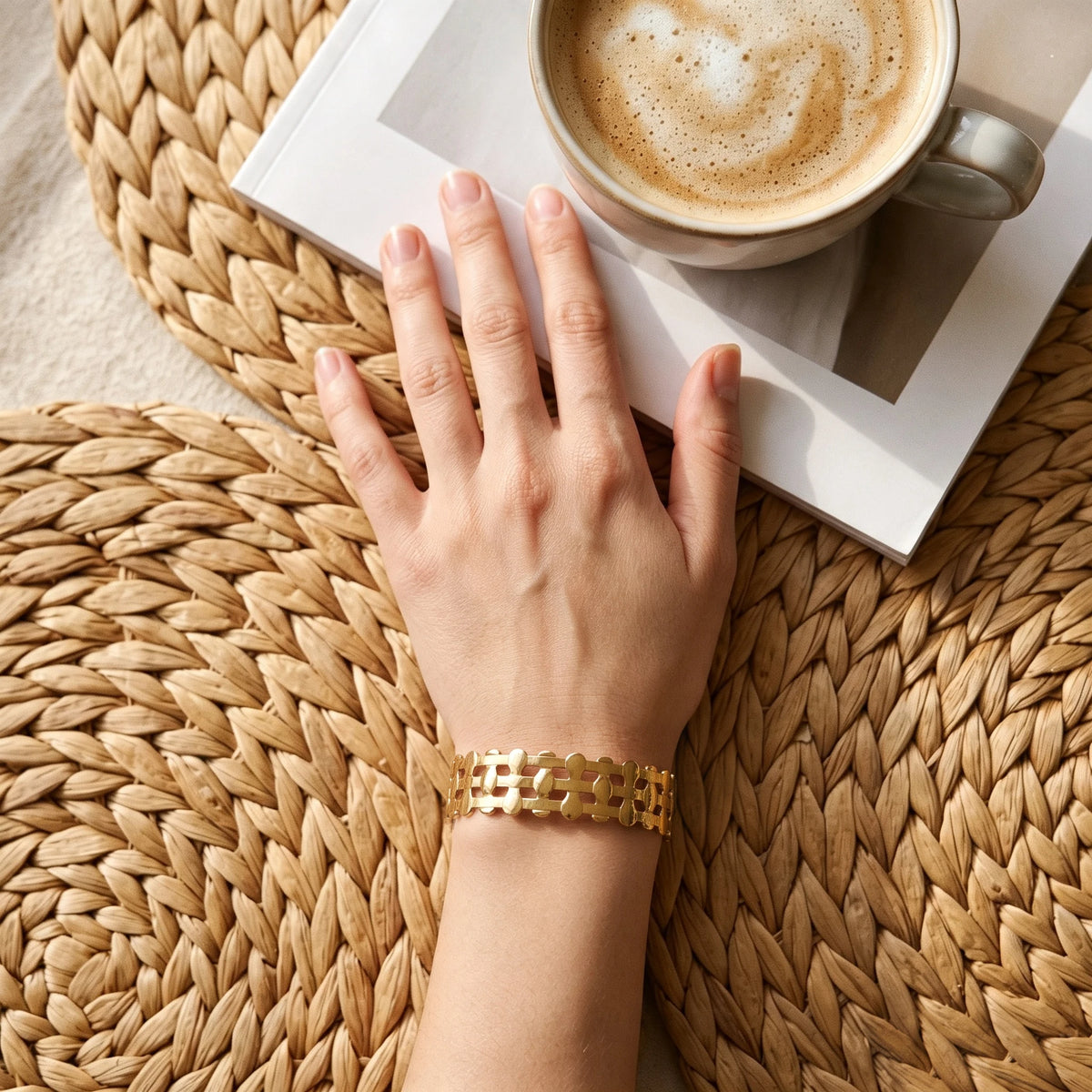 QIAOREN 14118 Stainless Steel Geometric Open Cuff Bracelet Gold Wide Waterproof Statement Jewelry OEM ODM