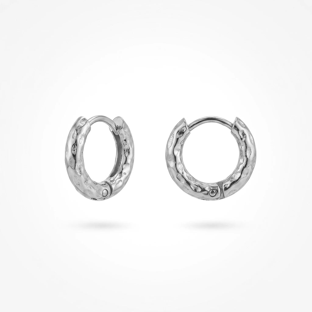 QIAOREN 12504  Elegant Quiet Luxury Molten Gold Huggie Earrings Stainless Steel Small Textured Statement Hoops EU