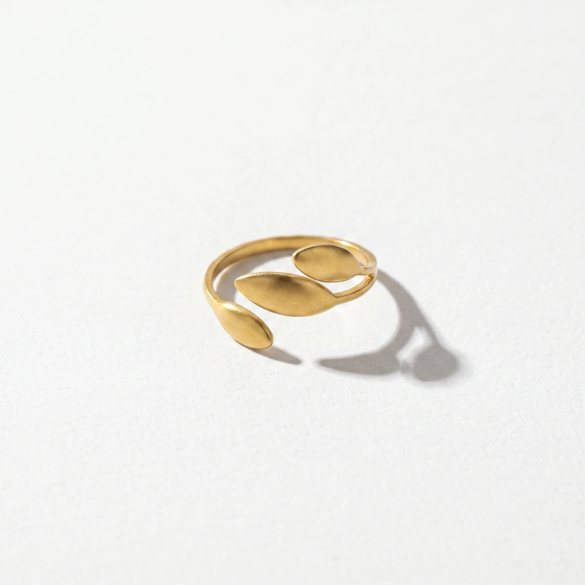QIAOREN 13121-25 5Pcs 18K Gold Plated Stainless Steel Open Ring Set, Adjustable Stackable Durable Finger Rings