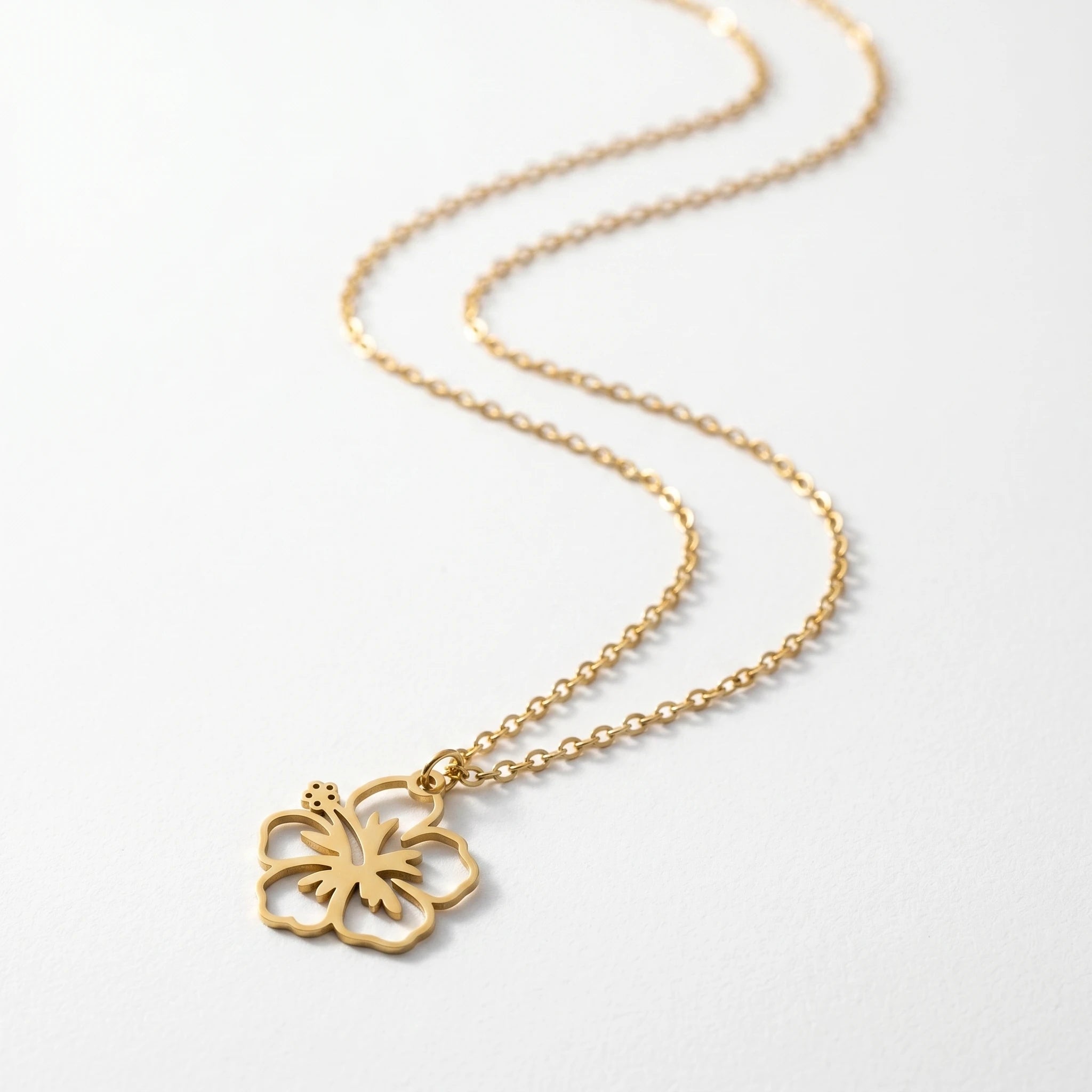 QIAOREN 11723 Wholesale Cutout  Floral Necklace Stainless Steel Gold Plated Beach Jewelry for EU USA Accessories Retailers