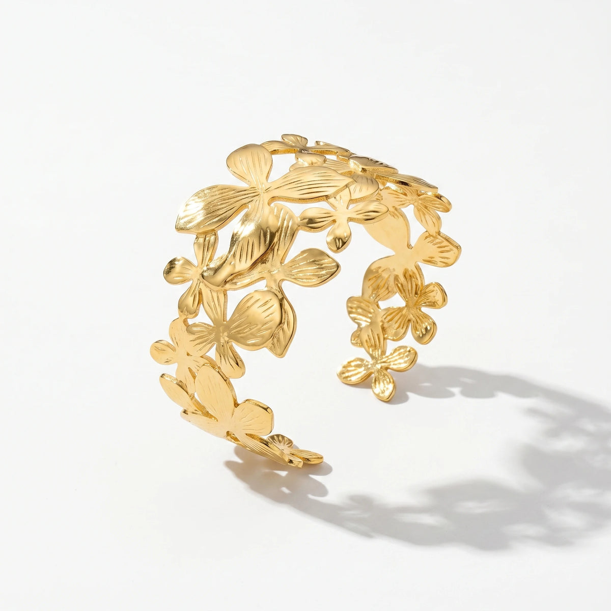 QIAOREN 12705 Vintage Overlapping Clover Floral Cutout Wide Cuff Bangle Hypoallergenic Stainless Steel Gold Bracelet Bridal Gift