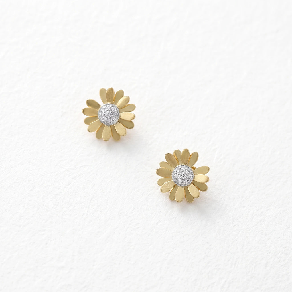 QIAOREN 13962 Stainless Steel Daisy Stud Earrings Gold Flower Earrings with CZ Center Dainty Jewelry for Women