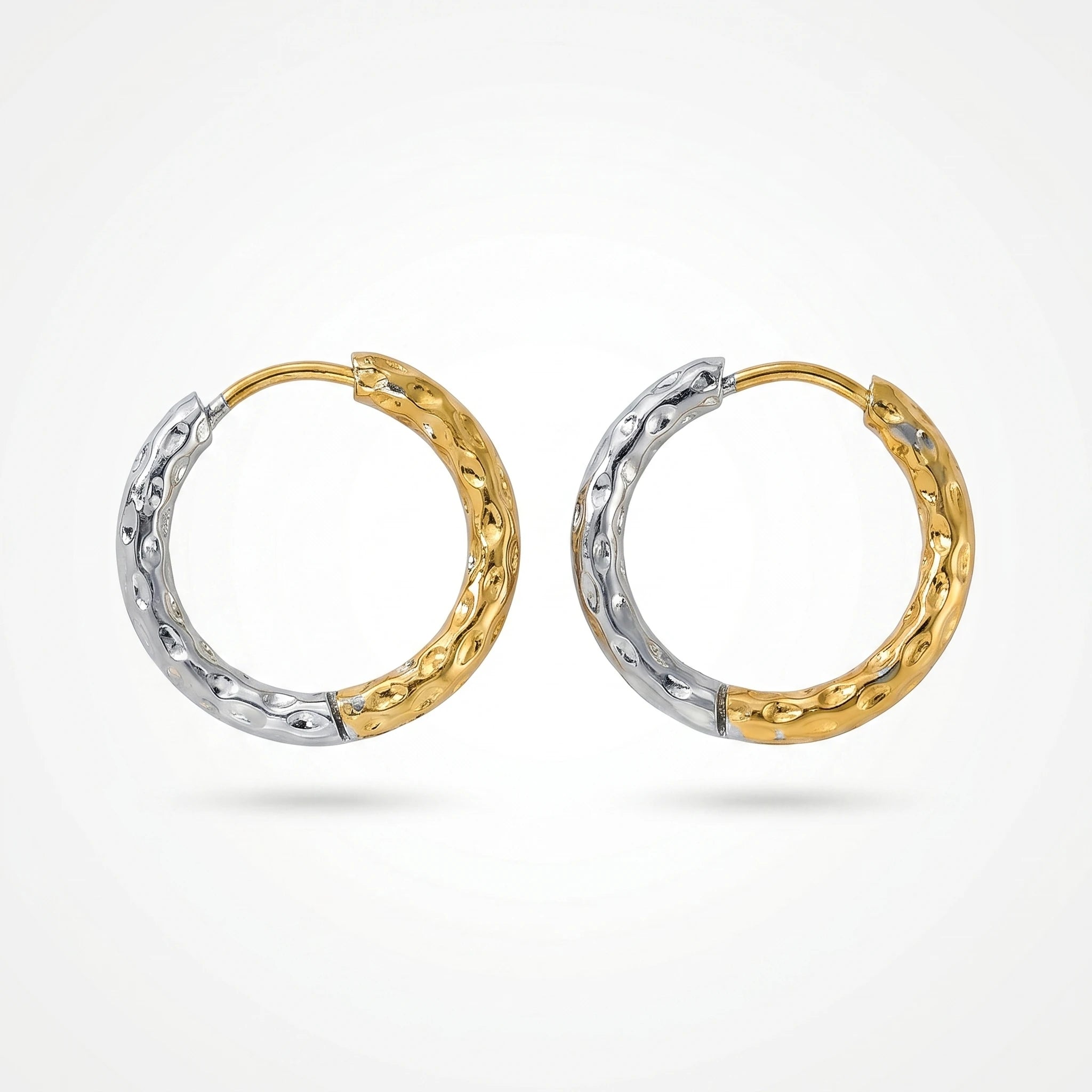 QIAOREN 12424Trendy Mixed Metal Hoop Earrings Two Tone Hammered Stainless Steel Gold Silver Contrast Huggie Hoops Women US EU