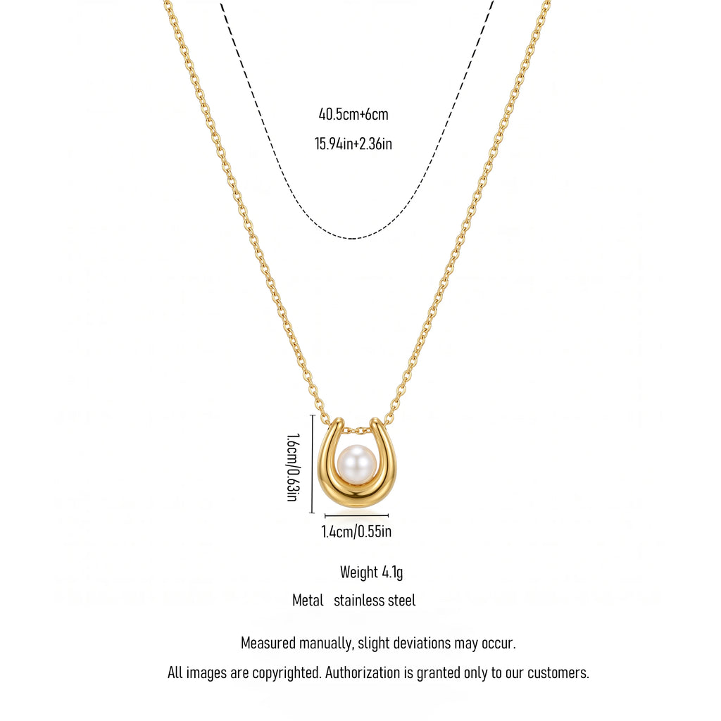 QIAOREN 13813 Thin Oval Link Chain Pendant Necklace with Smooth U-Shaped Horseshoe Frame Charm Inlaid Single Round White Pearl