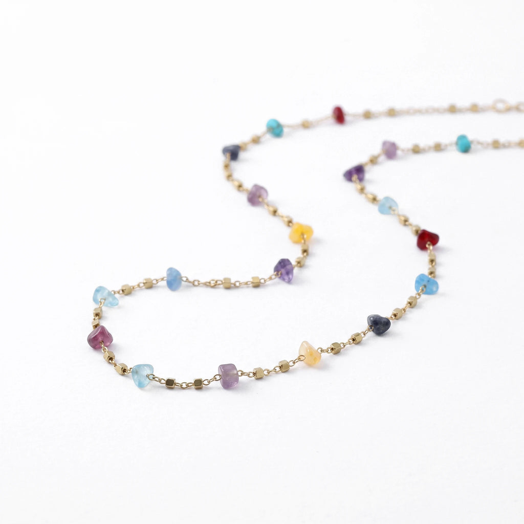 QIAOREN 13541 Dainty Mixed Color Irregular Natural Chip Stone Station Necklace, Tiny Multicolor Crystal Chain Necklace