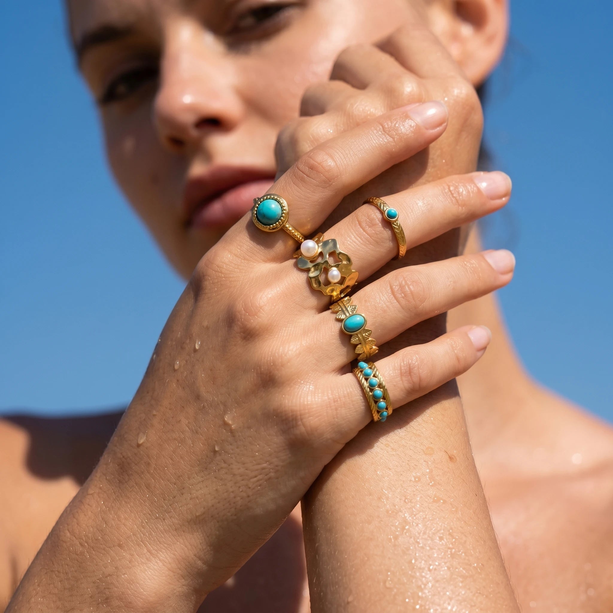 QIAOREN 5Pcs Gold Stainless Steel Turquoise Open Ring Set Irregular Hammered Crown Adjustable Boho Stackable Rings