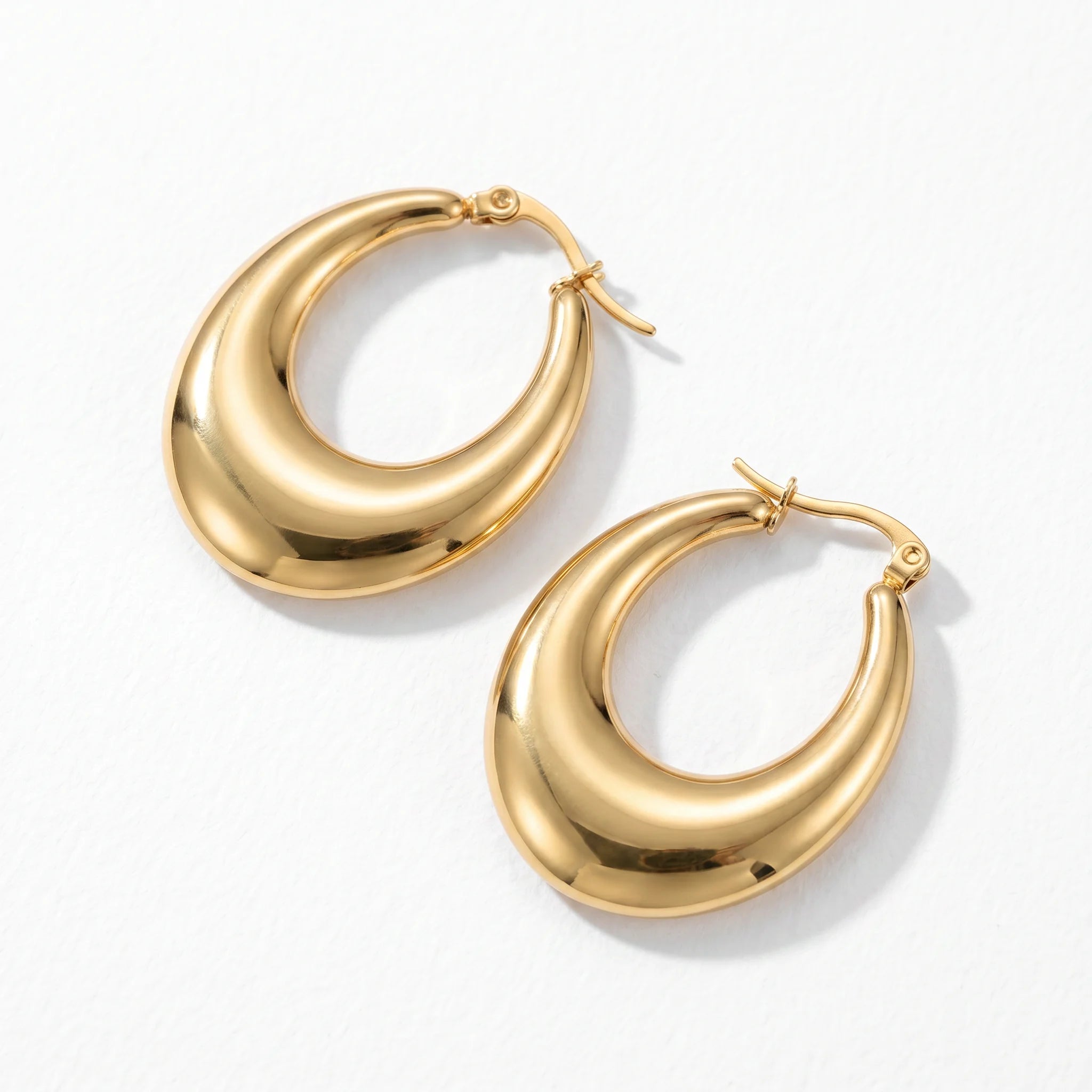 QIAOREN 10963 Hypoallergenic Stainless Steel Chunky Hoops 18K Gold Plated Waterproof Tarnish Resistant Women's Geometric Earring