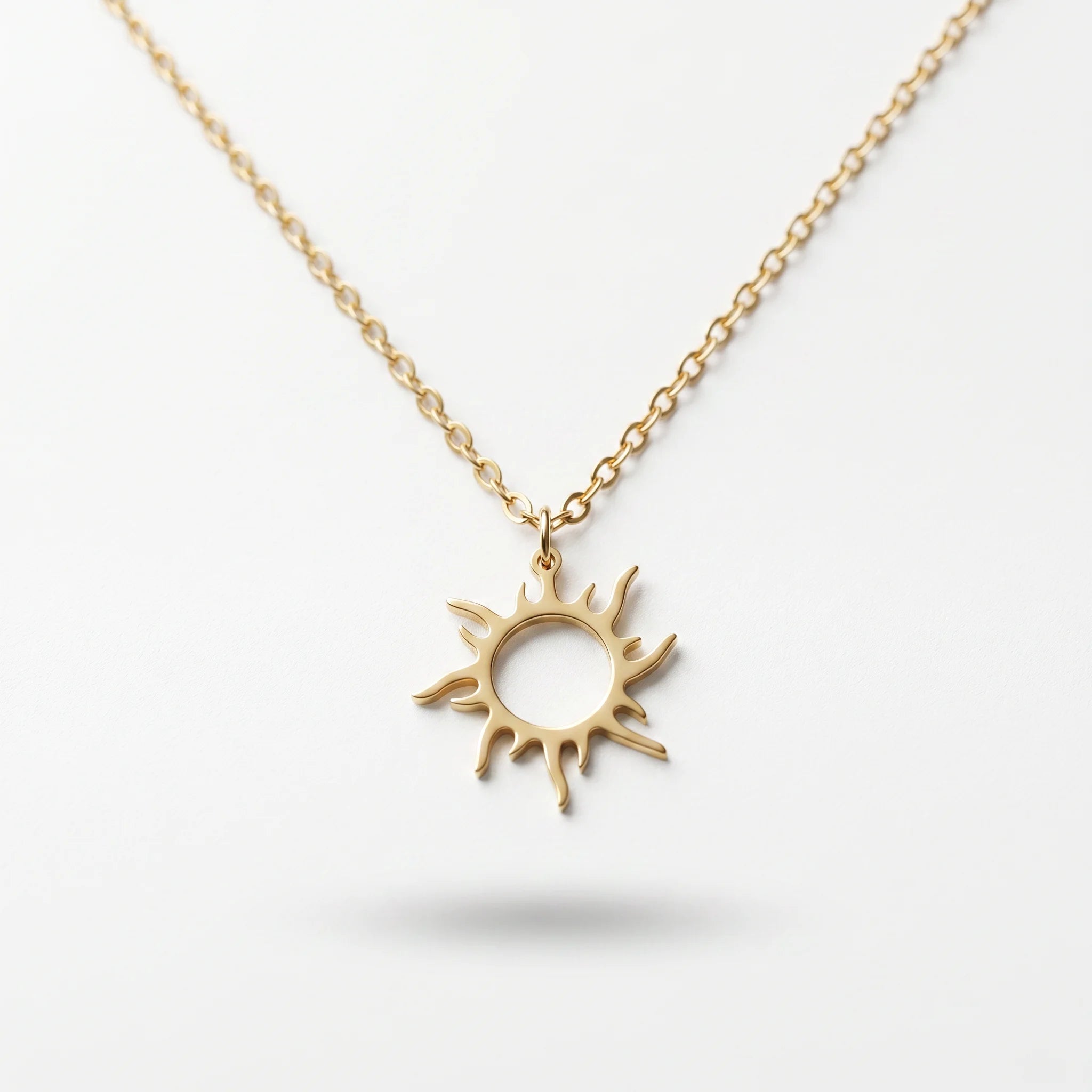 QIAOREN 11239 Waterproof 18K Gold Plated Sun Pendant Necklace Stainless Steel Beach Vacation Sunshine Jewelry